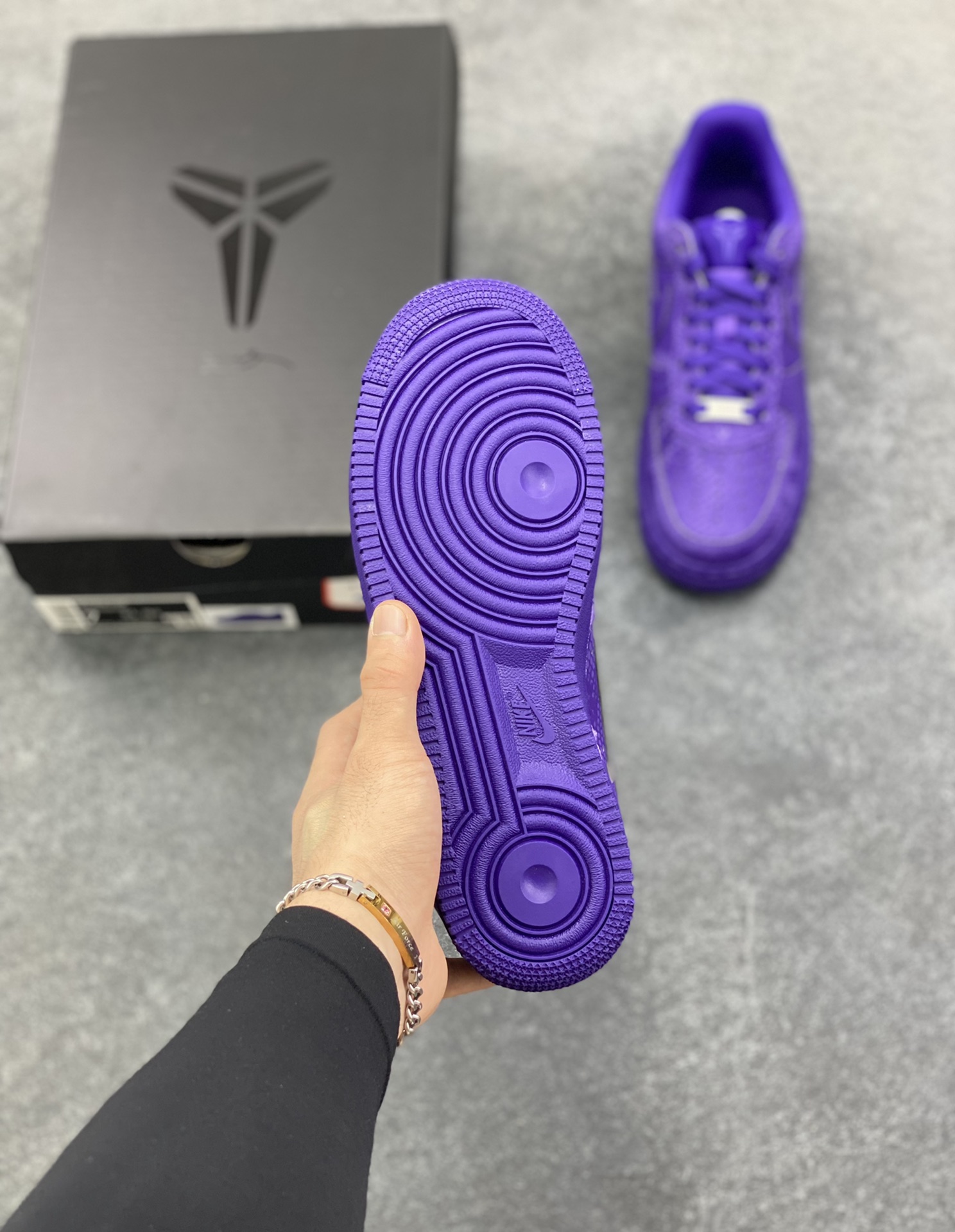 图片[5]-HY版本💯 Nike Air Force 1 Low 科比 空军一号低帮运动休闲板鞋 原楦头原纸板 打造纯正空军版型 专注外贸渠道 全掌内置蜂窝气垫 原盒配件 原厂中底钢印、拉帮完美 货号：IB0018-500 尺码：36 36.5 37.5 38 38.5 39 40 40.5 41 42 42.5 43 44 44.5 45 46-选品中心