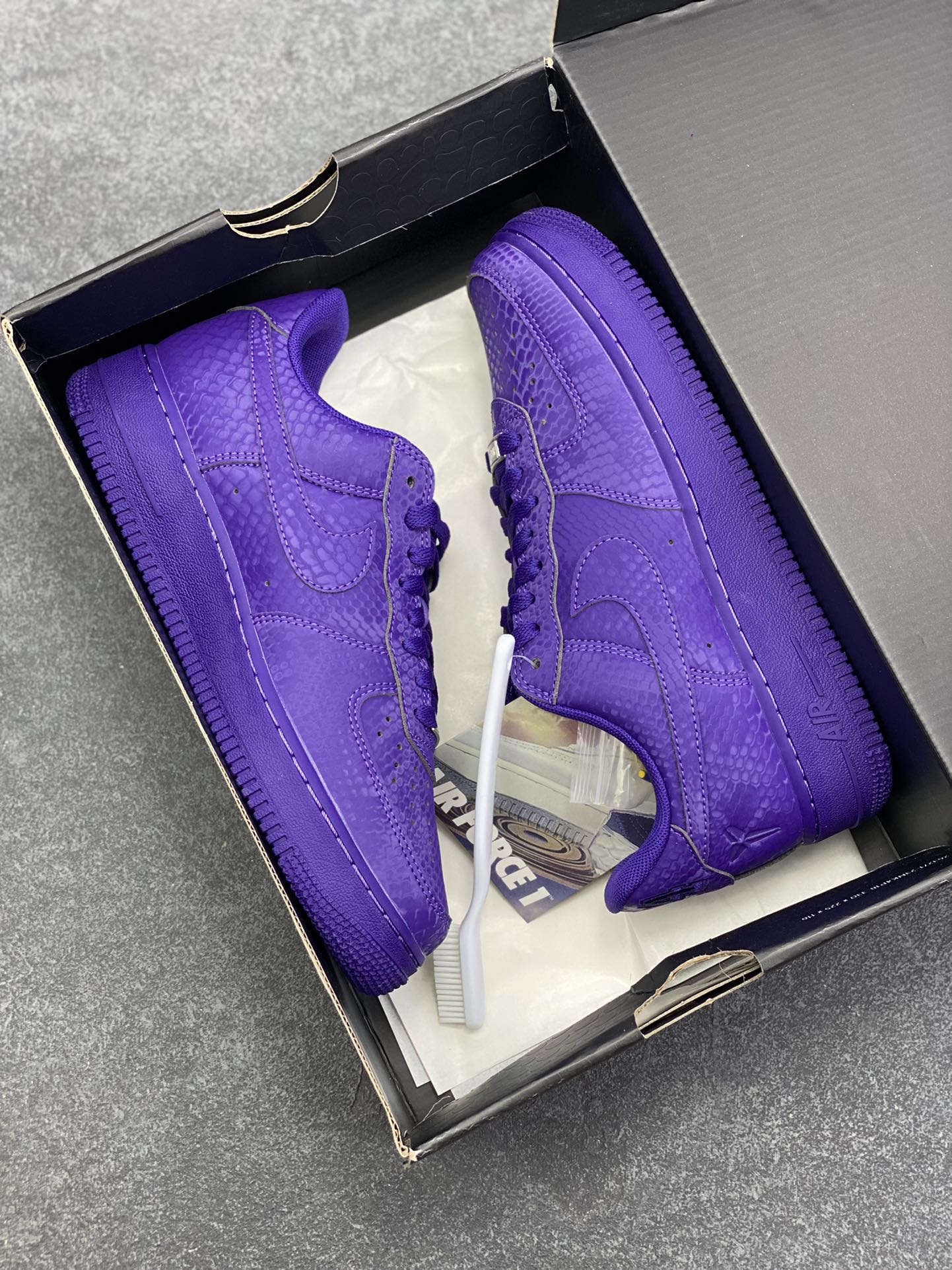 图片[9]-HY版本💯 Nike Air Force 1 Low 科比 空军一号低帮运动休闲板鞋 原楦头原纸板 打造纯正空军版型 专注外贸渠道 全掌内置蜂窝气垫 原盒配件 原厂中底钢印、拉帮完美 货号：IB0018-500 尺码：36 36.5 37.5 38 38.5 39 40 40.5 41 42 42.5 43 44 44.5 45 46-选品中心