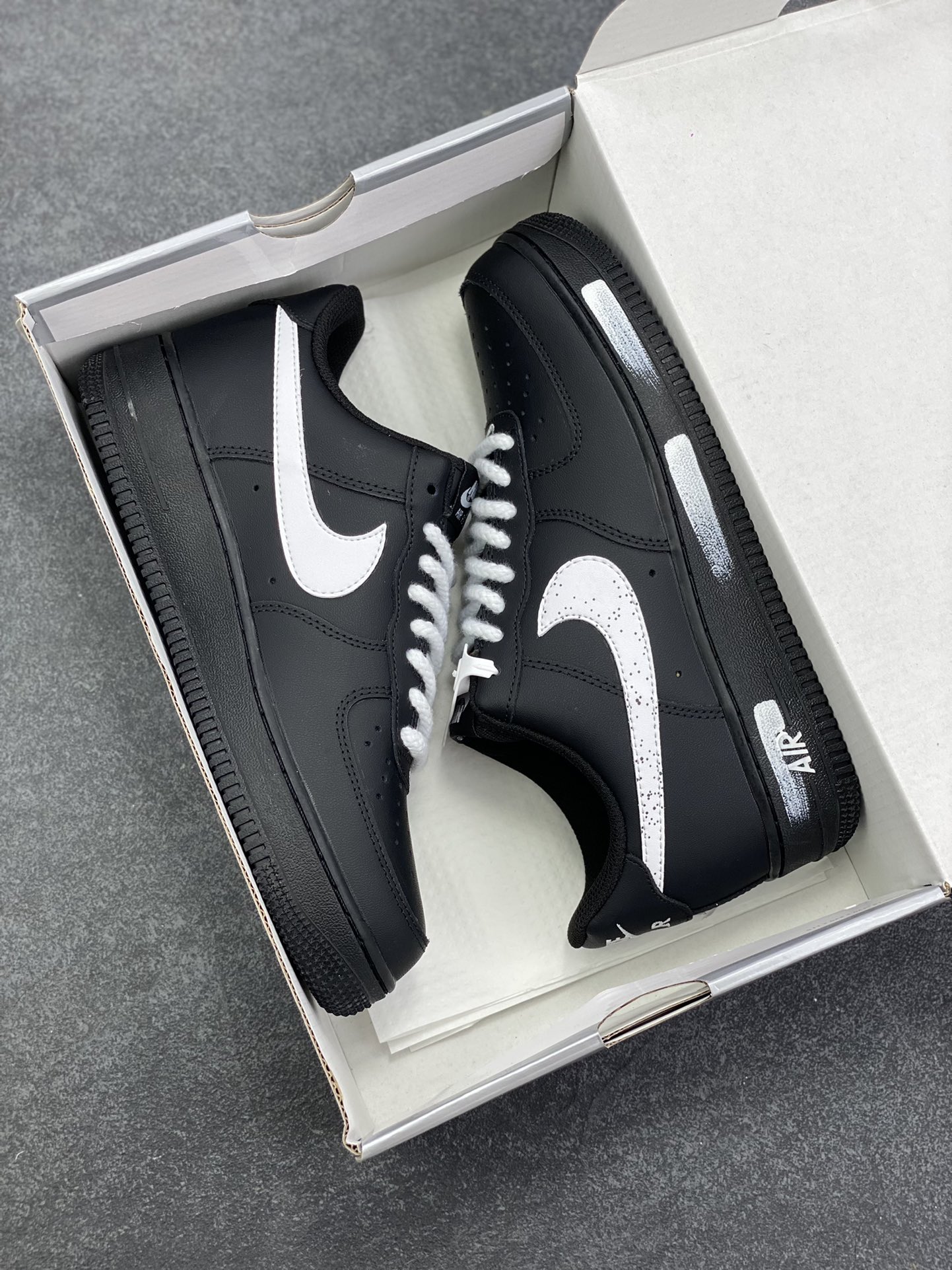 图片[9]-Nike Air Force 1 Low’07 暗影武士 空军一号低帮休闲板鞋 定制皮料 定制鞋盒 原楦原纸板 纯正空军版型 内置全掌气垫 货号：ZH0316-110 尺码：36 36.5 37.5 38 38.5 39 40 40.5 41 42 42.5 43 44 44.5 45-选品中心