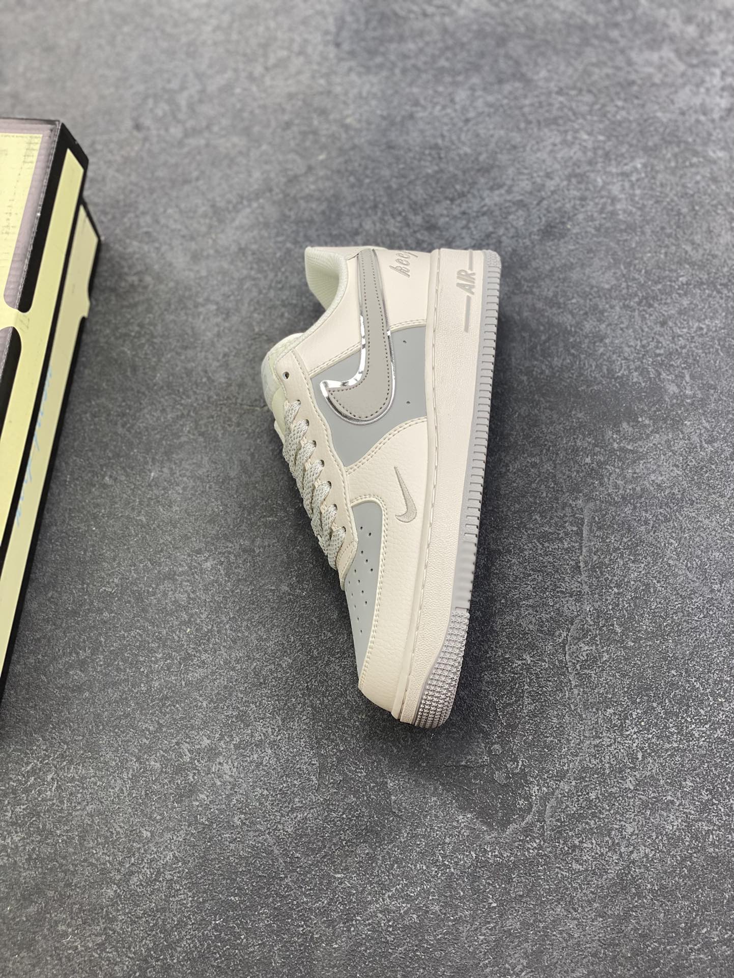 图片[7]-福利特价 Nike Air Force 1 Low \’07 “Keep Fresh”小勾低帮空军一号休闲板鞋 定制皮料 专属鞋盒 原楦原纸板 纯正空军版型 高清洁度 内置全掌气垫 货号：BM2023-101 尺码：36 36.5 37.5 38 38.5 39 40 40.5 41 42 42.5 43 44 44.5 45-选品中心