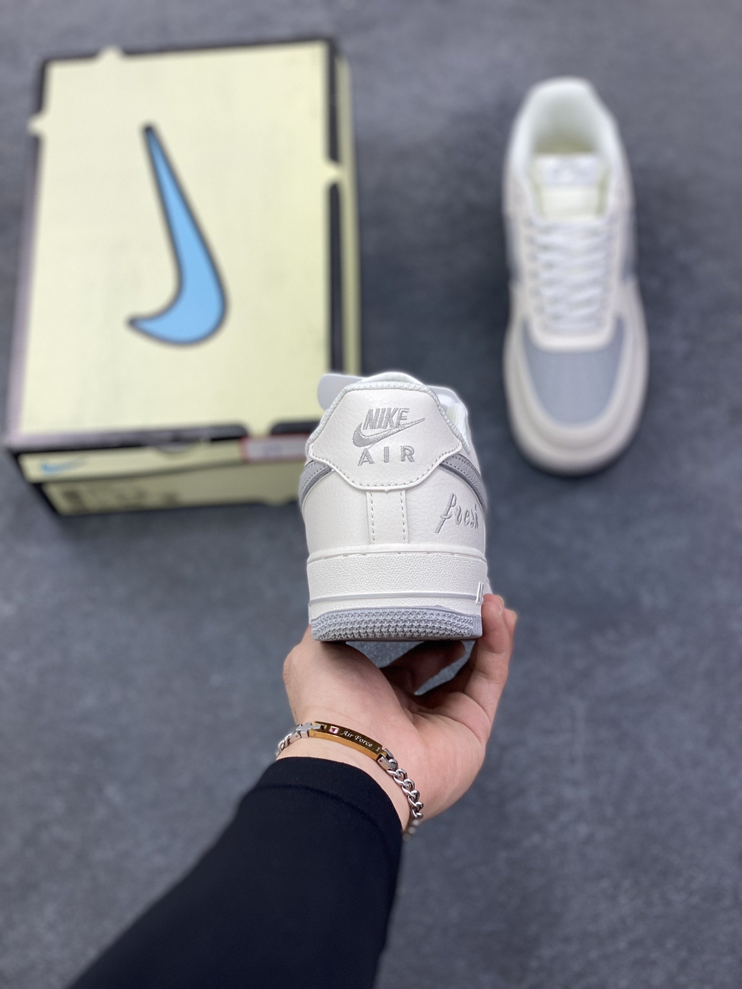 图片[4]-福利特价 Nike Air Force 1 Low \’07 “Keep Fresh”小勾低帮空军一号休闲板鞋 定制皮料 专属鞋盒 原楦原纸板 纯正空军版型 高清洁度 内置全掌气垫 货号：BM2023-101 尺码：36 36.5 37.5 38 38.5 39 40 40.5 41 42 42.5 43 44 44.5 45-选品中心