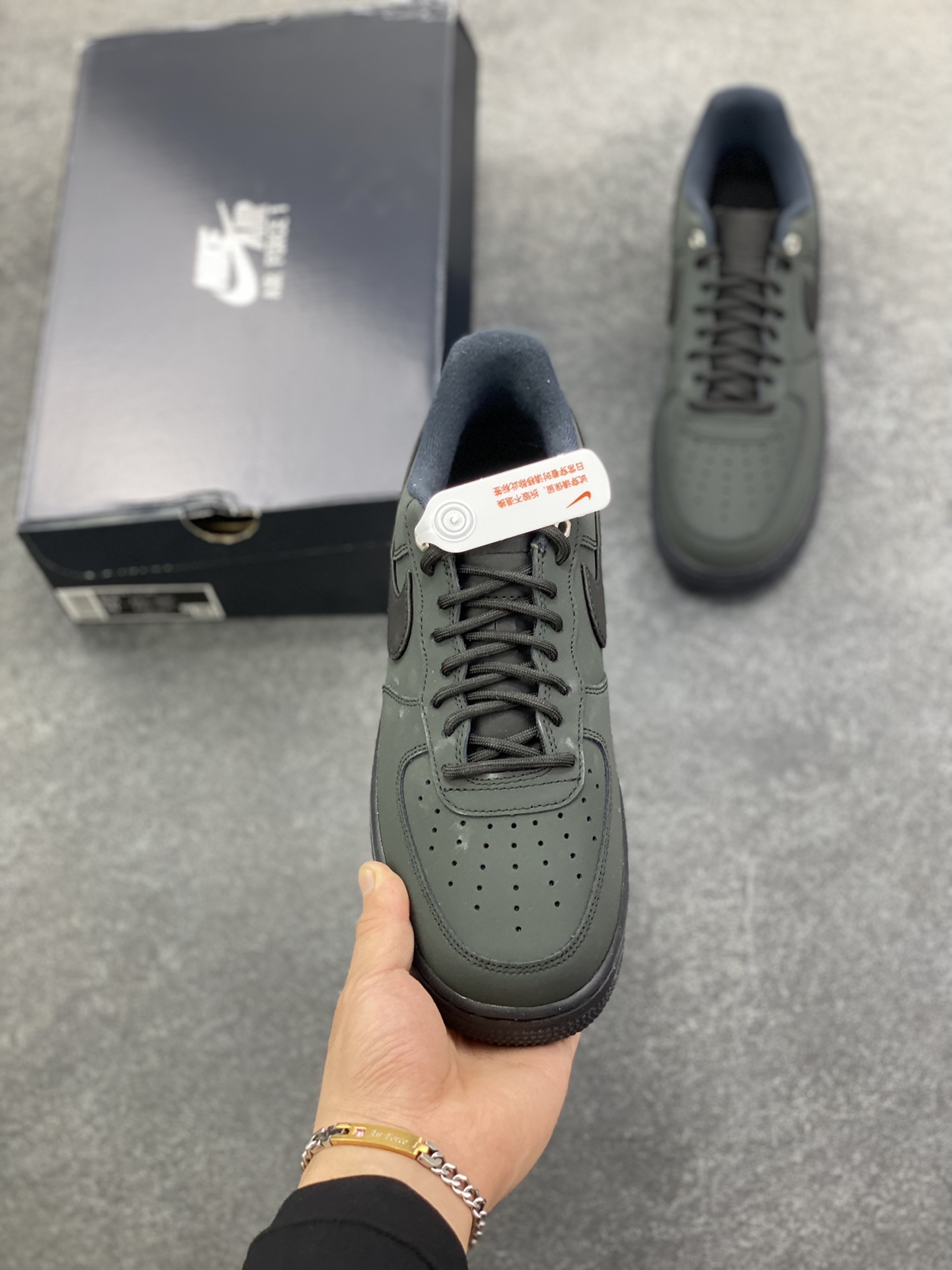 图片[2]-Nike Air Force 1 Low 墨绿黑 空军一号低帮运动休闲板鞋 原楦头原纸板 打造纯正空军版型 专注外贸渠道 全掌内置蜂窝气垫 原盒配件 原厂中底钢印、拉帮完美 货号：CJ9179-001 尺码：36 36.5 37.5 38 38.5 39 40 40.5 41 42 42.5 43 44 44.5 45-选品中心