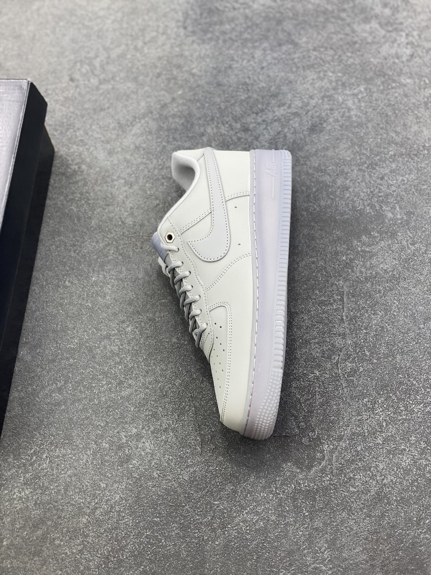 图片[7]-Nike Air Force 1 Low 灰水晶底 空军一号低帮运动休闲板鞋 原楦头原纸板 打造纯正空军版型 专注外贸渠道 全掌内置蜂窝气垫 原盒配件 原厂中底钢印、拉帮完美 货号：CJ9179-002 尺码：36 36.5 37.5 38 38.5 39 40 40.5 41 42 42.5 43 44 44.5 45-选品中心