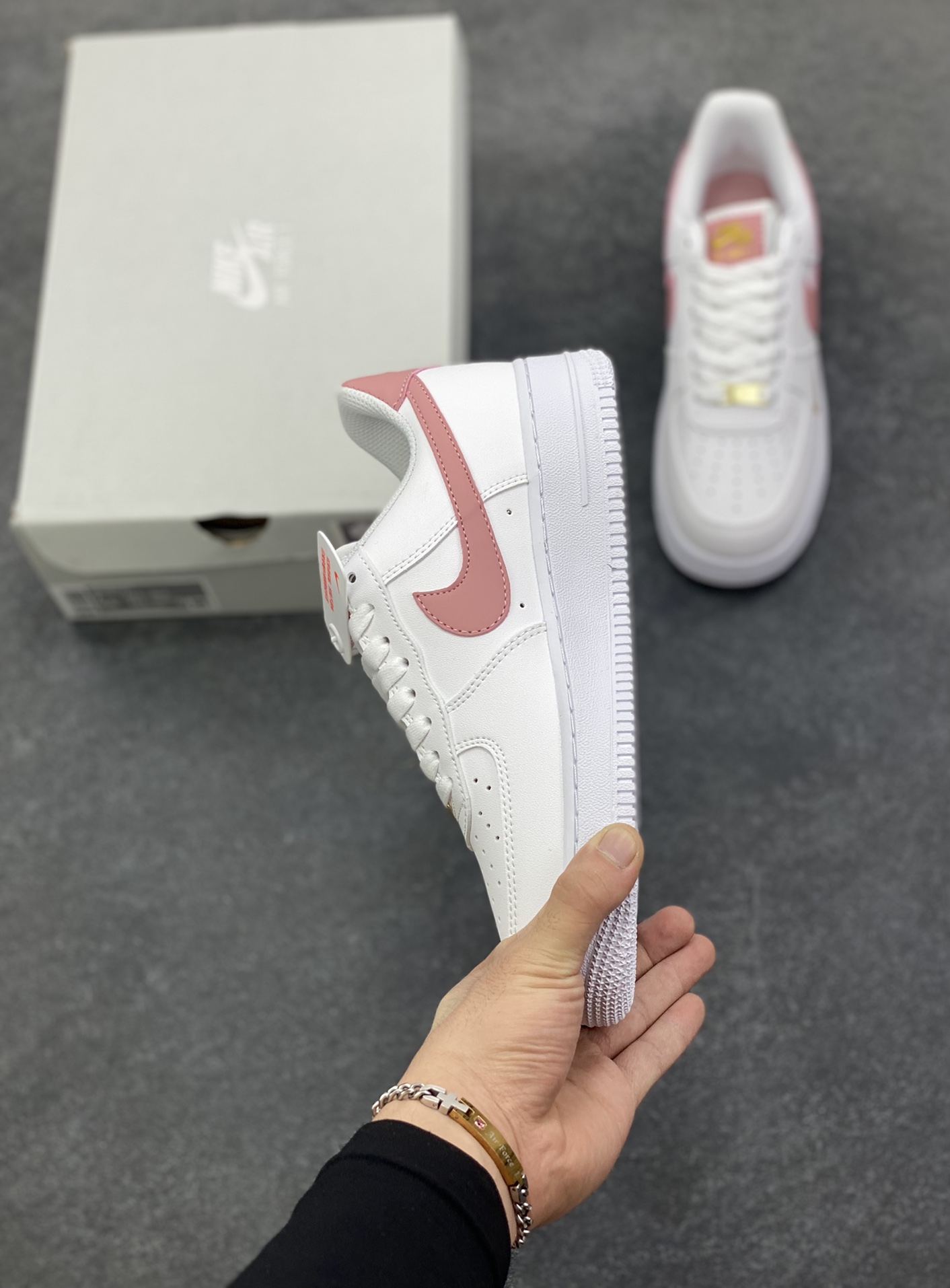 图片[3]-福利特价 Nike Air Force 1 Low 白粉小双勾 空军一号低帮运动休闲板鞋 原楦头原纸板 打造纯正空军版型 专注外贸渠道 全掌内置蜂窝气垫 原盒配件 原厂中底钢印、拉帮完美 货号：CZ0270-103 尺码：36 36.5 37.5 38 38.5 39 40-选品中心