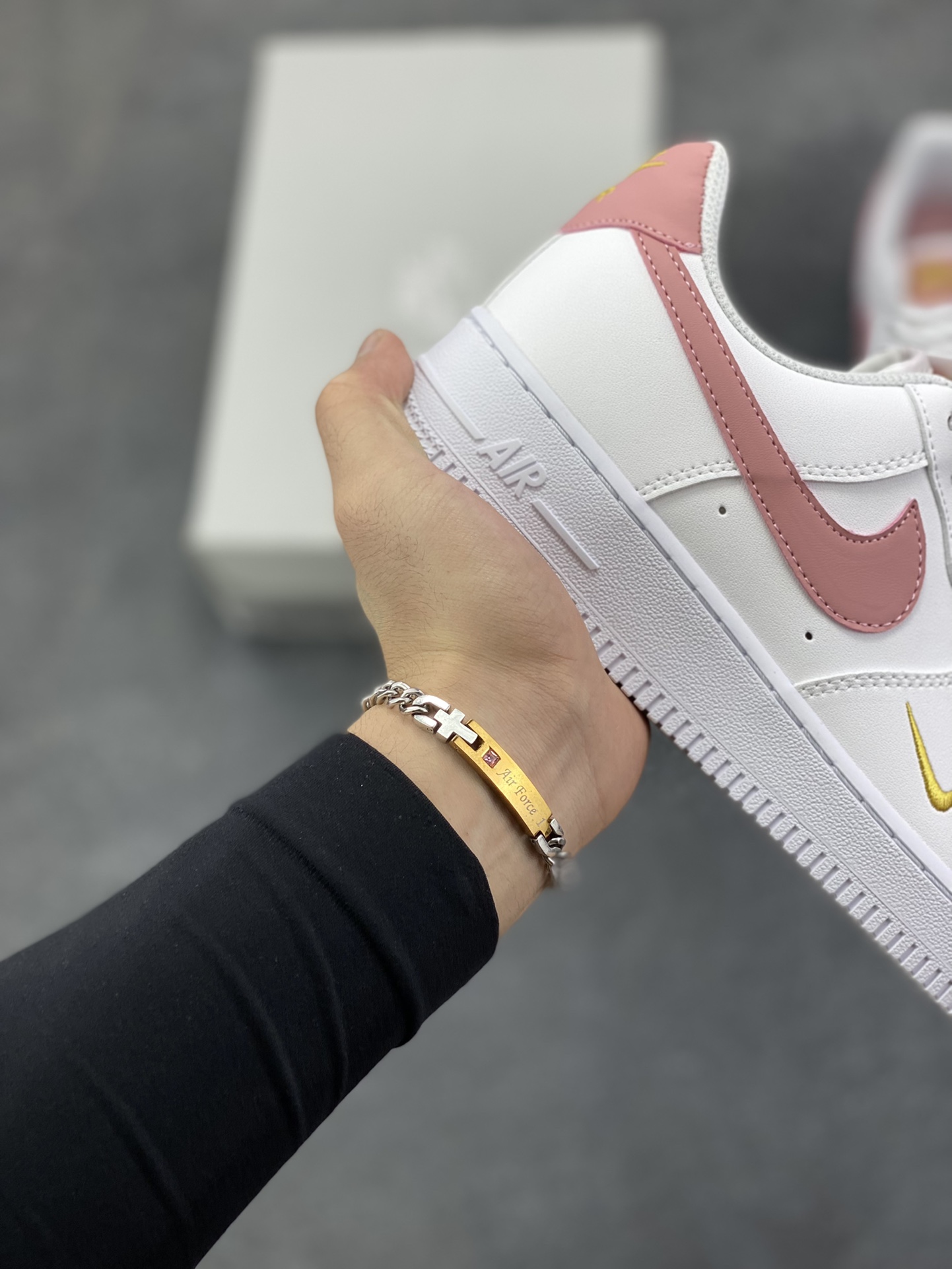 图片[6]-福利特价 Nike Air Force 1 Low 白粉小双勾 空军一号低帮运动休闲板鞋 原楦头原纸板 打造纯正空军版型 专注外贸渠道 全掌内置蜂窝气垫 原盒配件 原厂中底钢印、拉帮完美 货号：CZ0270-103 尺码：36 36.5 37.5 38 38.5 39 40-选品中心