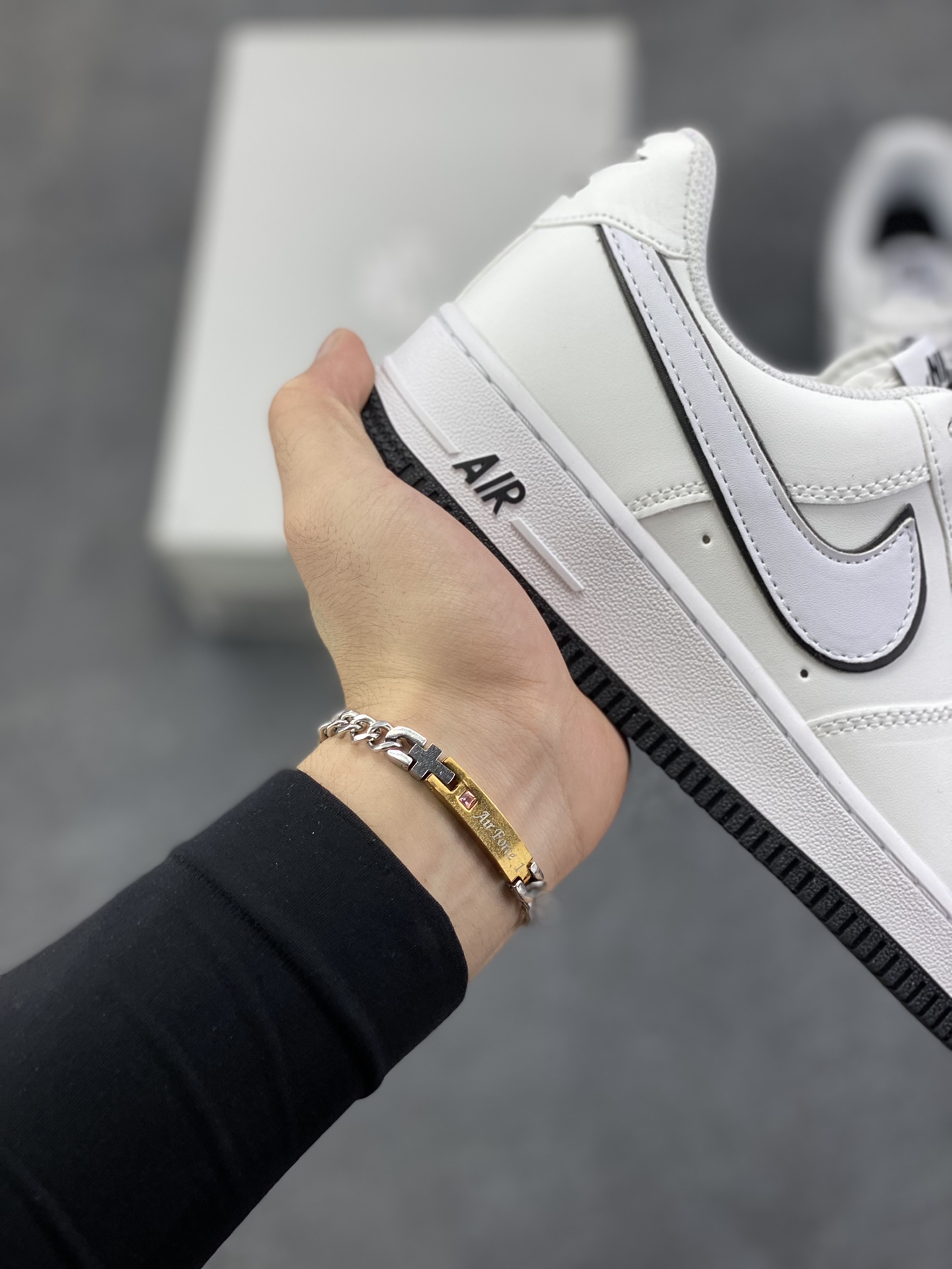 图片[6]-福利特价 Nike Air Force 1 Low 白黑边 空军一号低帮运动休闲板鞋 原楦头原纸板 打造纯正空军版型 专注外贸渠道 全掌内置蜂窝气垫 原盒配件 原厂中底钢印、拉帮完美 货号：DV0788-103 尺码：36 36.5 37.5 38 38.5 39 40 40.5 41 42 42.5 43 44 44.5 45-选品中心