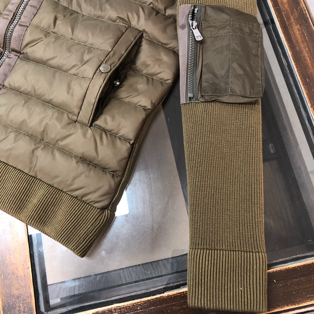 🆕🆕上新 Moncler 蒙口羽绒男士羊毛拼接连帽针织男士羽绒夹克外套！秋冬新品内搭神器!!!其实在国内