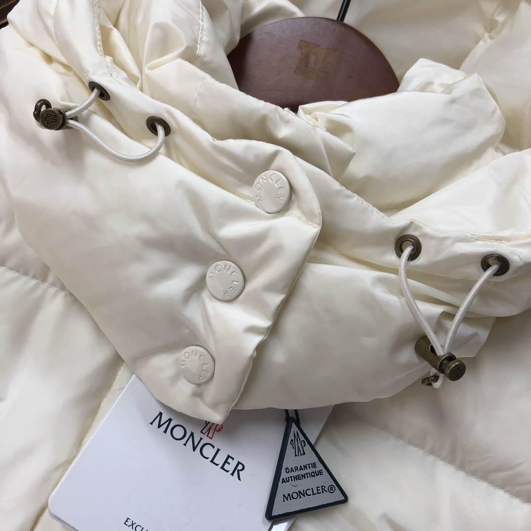 Moncler Daunenjacke, Damenstil — photo 5