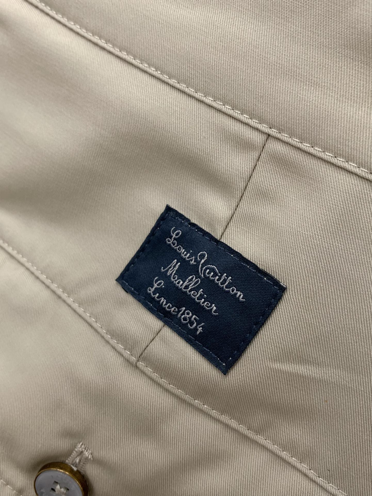 Louis Vuitton 2025 Women's Beige Cargo Pants with Embroidered Logo Detail 8 i1759740027 194 6