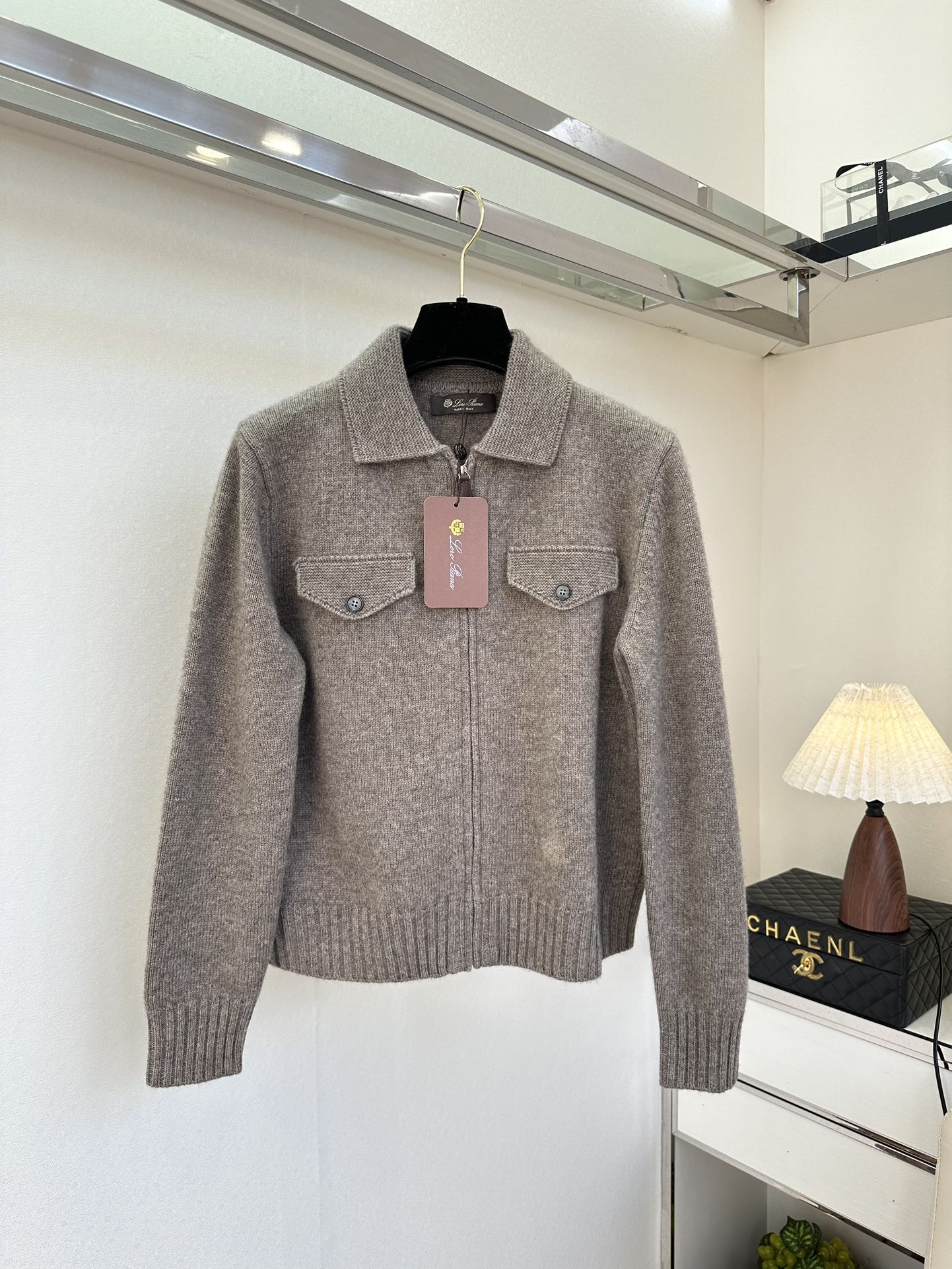 25 F LP的最新品 软糯的羊绒材质 气质翻领假口袋装饰 真的很高级² ●SIZE SmL●