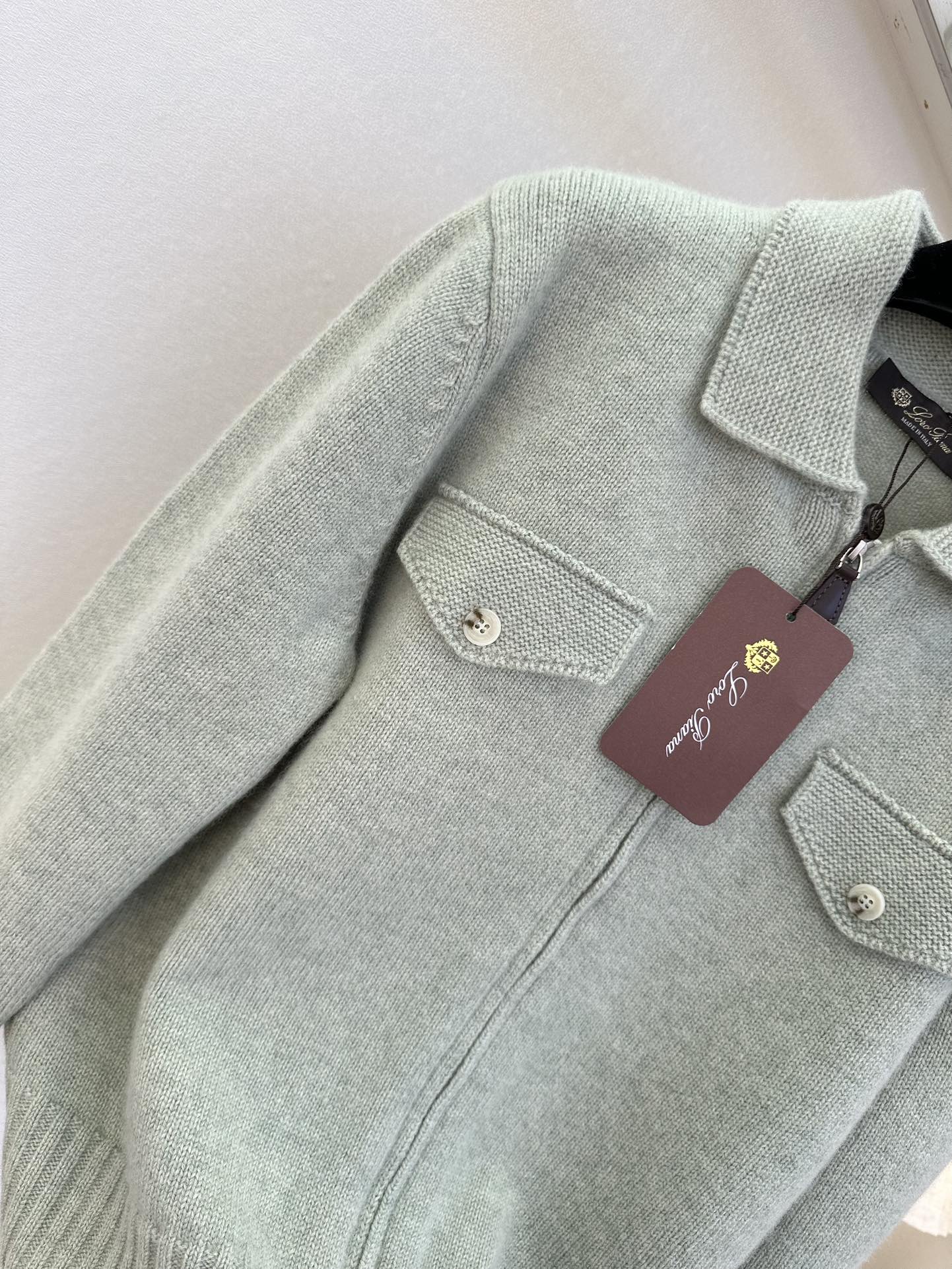 25 F LP的最新品 软糯的羊绒材质 气质翻领假口袋装饰 真的很高级² ●SIZE SmL●