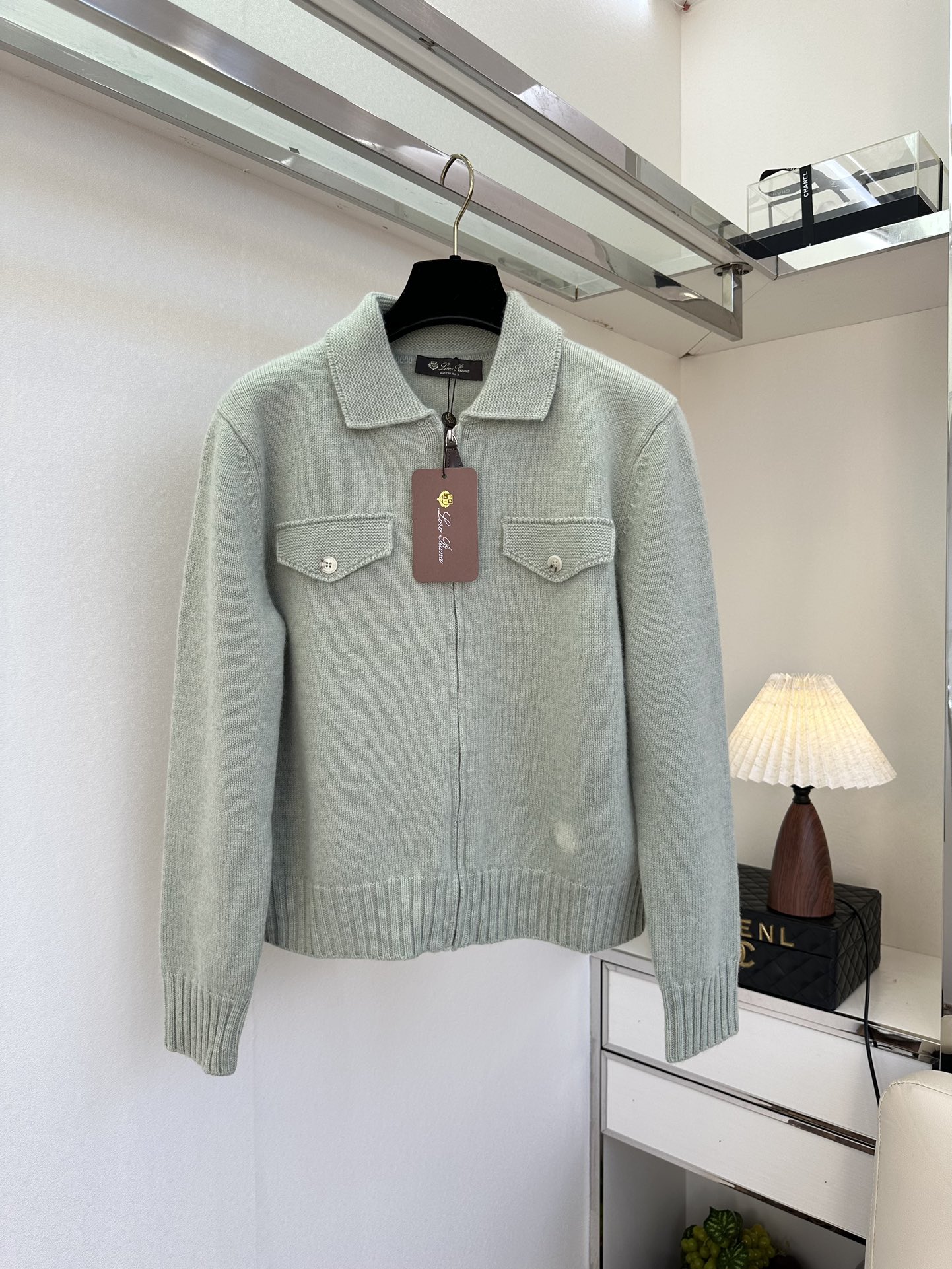 25 F LP的最新品 软糯的羊绒材质 气质翻领假口袋装饰 真的很高级² ●SIZE SmL●