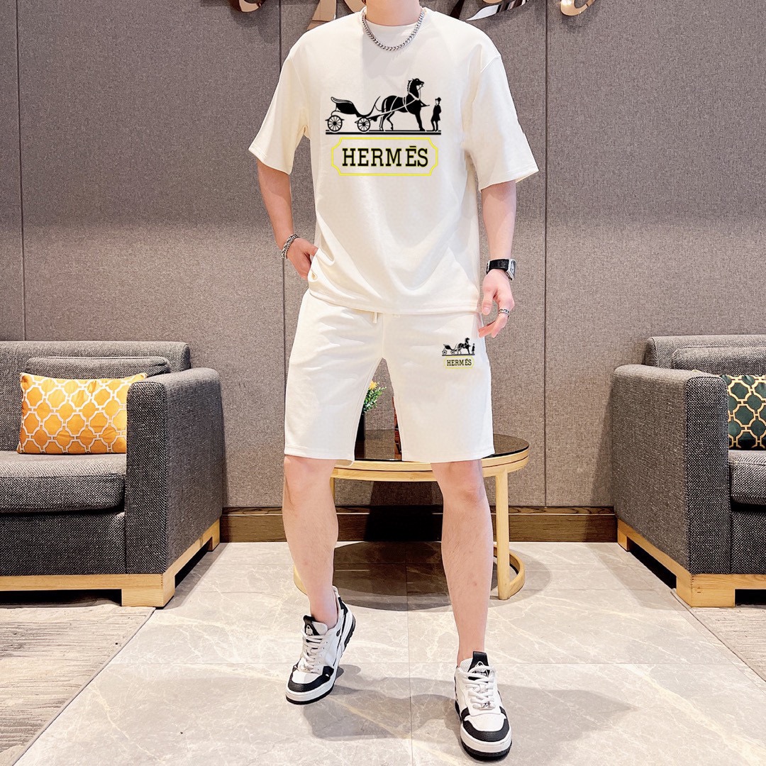Hermès 品牌【HERMES 爱马仕】 2025新款男士短袖短裤套装 销售 市面高端版本 手感细腻柔软 让你穿着更加舒适 立体裁剪版型超赞 尺码:M-5XL下单请报身高体重