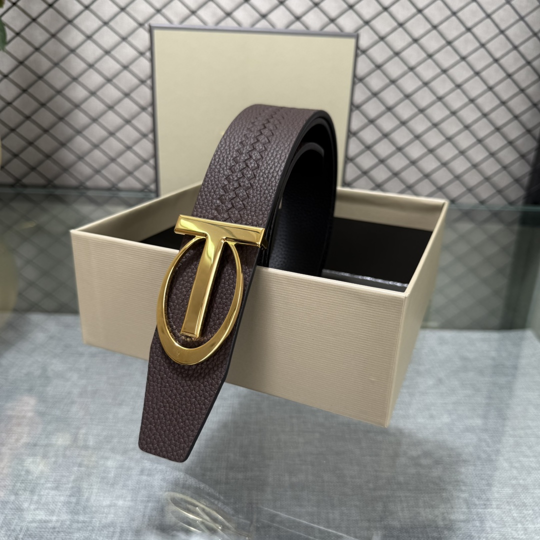 汤姆福特最新网红爆款双面头层牛皮专柜同步3.8宽新款上市了，原版牛皮，搭配铜扣，优雅，大方用的方便。谢谢