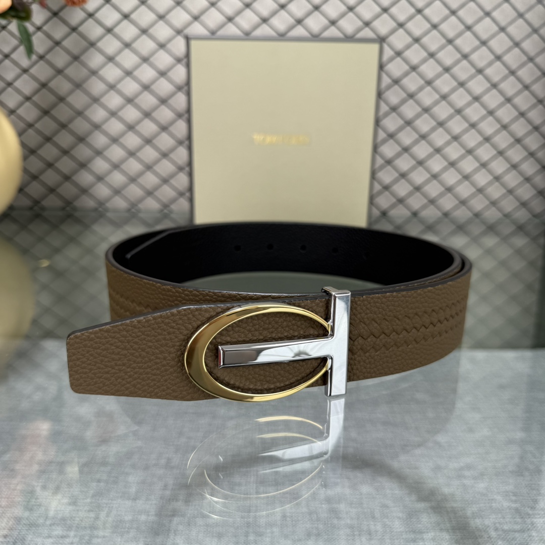 汤姆福特最新网红爆款双面头层牛皮专柜同步3.8宽新款上市了，原版牛皮，搭配铜扣，优雅，大方用的方便。谢谢