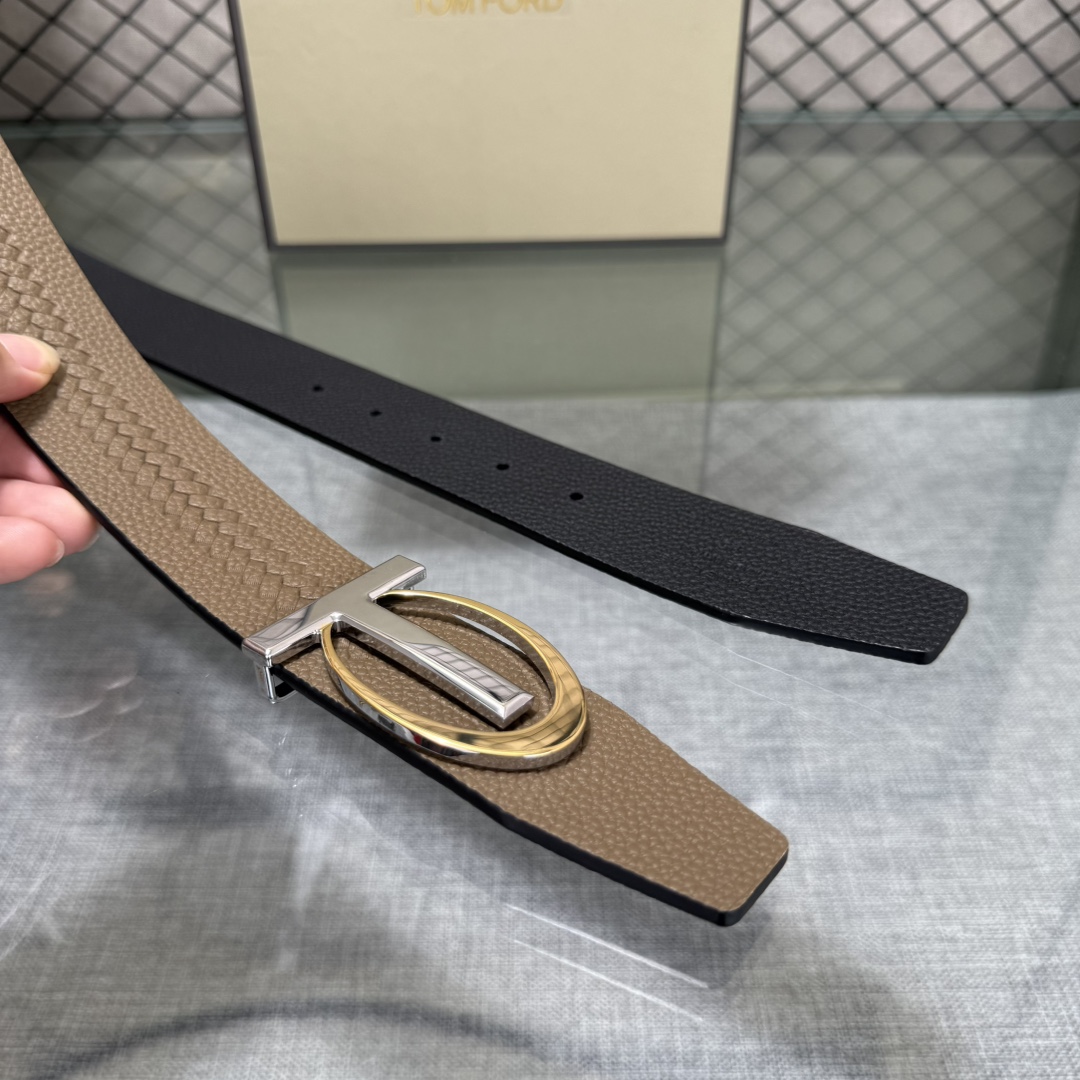 汤姆福特最新网红爆款双面头层牛皮专柜同步3.8宽新款上市了，原版牛皮，搭配铜扣，优雅，大方用的方便。谢谢