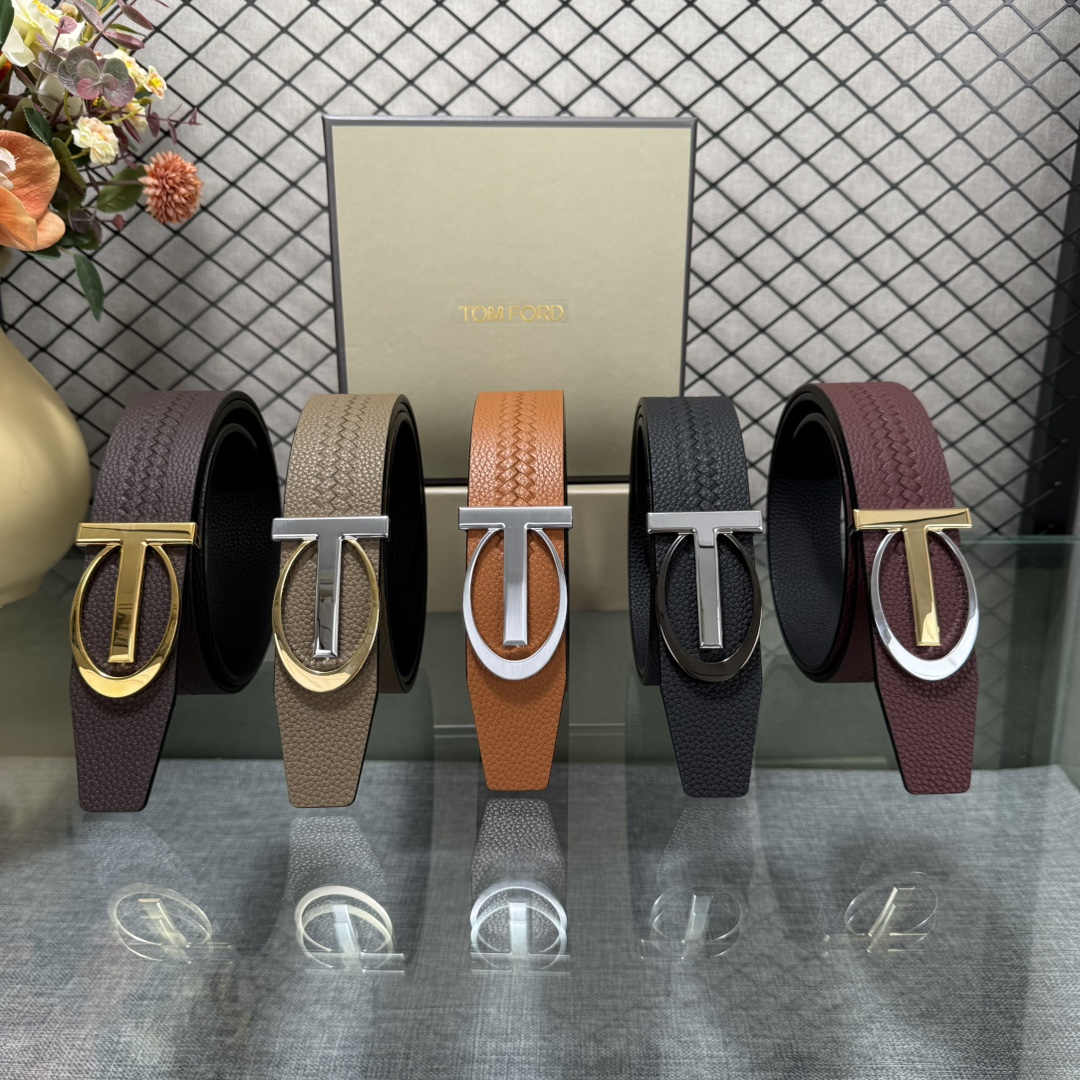 汤姆福特最新网红爆款双面头层牛皮专柜同步3.8宽新款上市了，原版牛皮，搭配铜扣，优雅，大方用的方便。谢谢