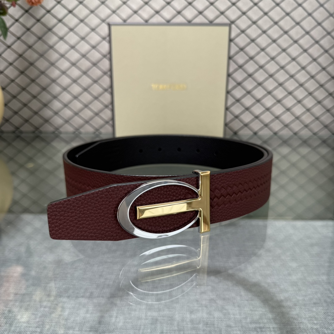 汤姆福特最新网红爆款双面头层牛皮专柜同步3.8宽新款上市了，原版牛皮，搭配铜扣，优雅，大方用的方便。谢谢