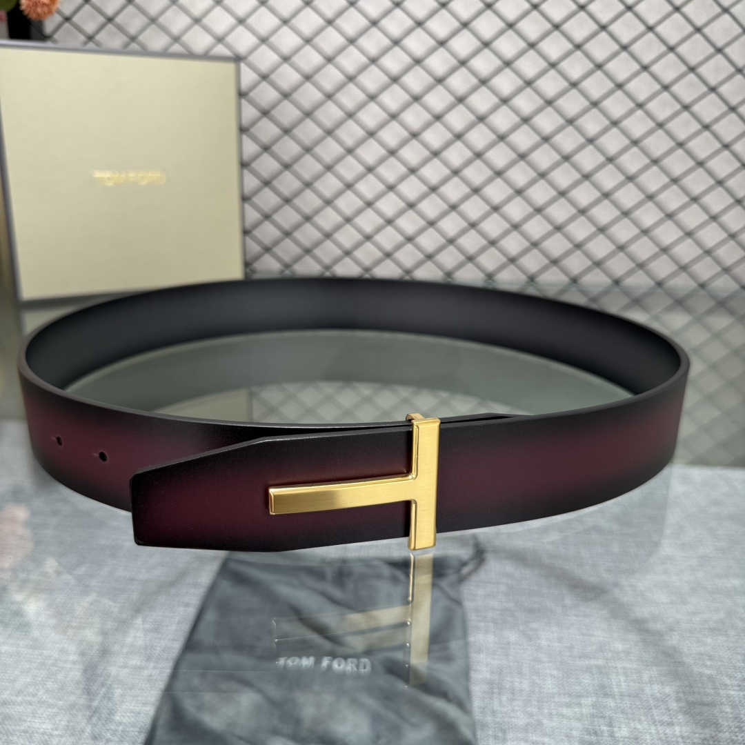 汤姆福特最新网红爆款双面头层牛皮专柜同步3.8宽新款上市了，原版牛皮，搭配铜扣，优雅，大方用的方便。谢谢