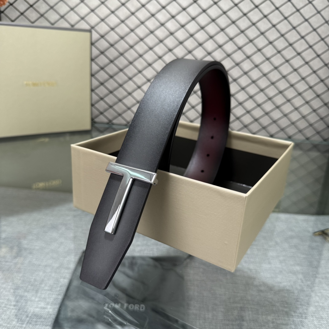 汤姆福特最新网红爆款双面头层牛皮专柜同步3.8宽新款上市了，原版牛皮，搭配铜扣，优雅，大方用的方便。谢谢