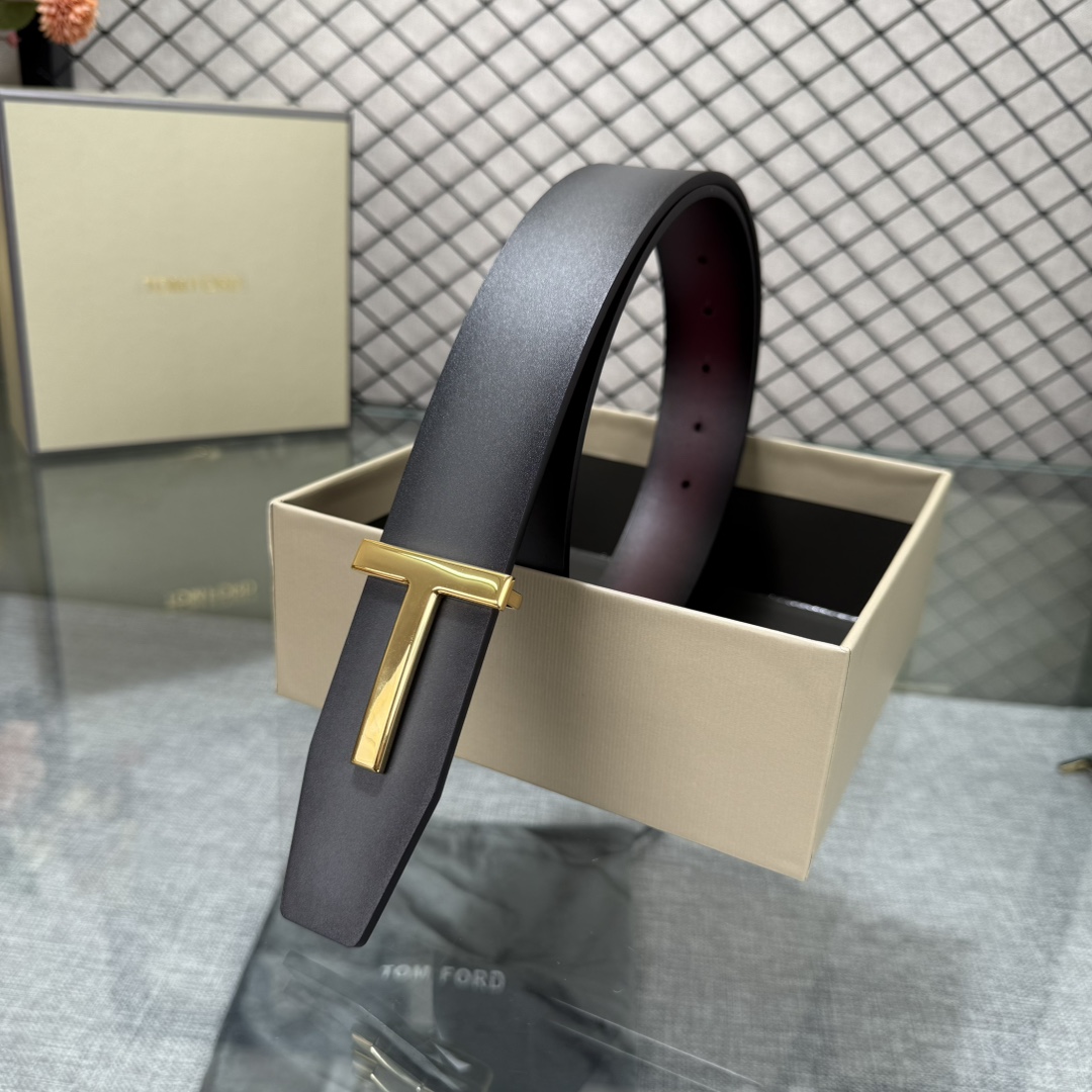 汤姆福特最新网红爆款双面头层牛皮专柜同步3.8宽新款上市了，原版牛皮，搭配铜扣，优雅，大方用的方便。谢谢
