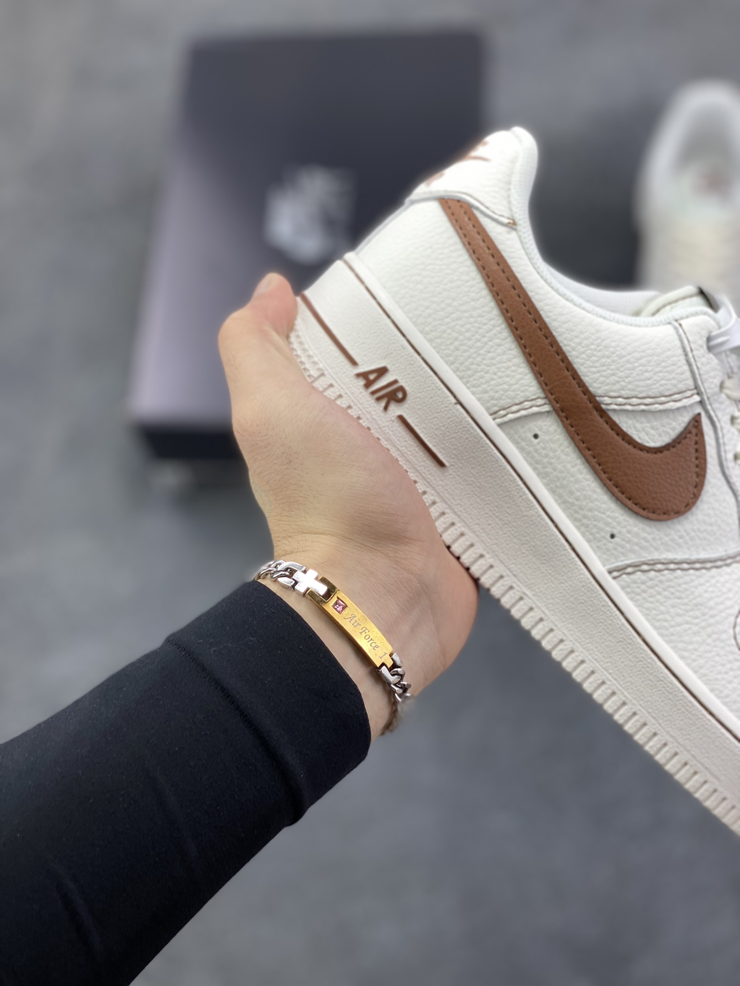 图片[6]-Nike Air Force 1 Low 白黄 原楦头原纸板 打造纯正空军版型 专注外贸渠道 全掌内置蜂窝气垫 原盒配件 原厂中底钢印、拉帮完美 货号：HQ2037-101 尺码：36 36.5 37.5 38 38.5 39 40 40.5 41 42 42.5 43 44 44.5 45-选品中心