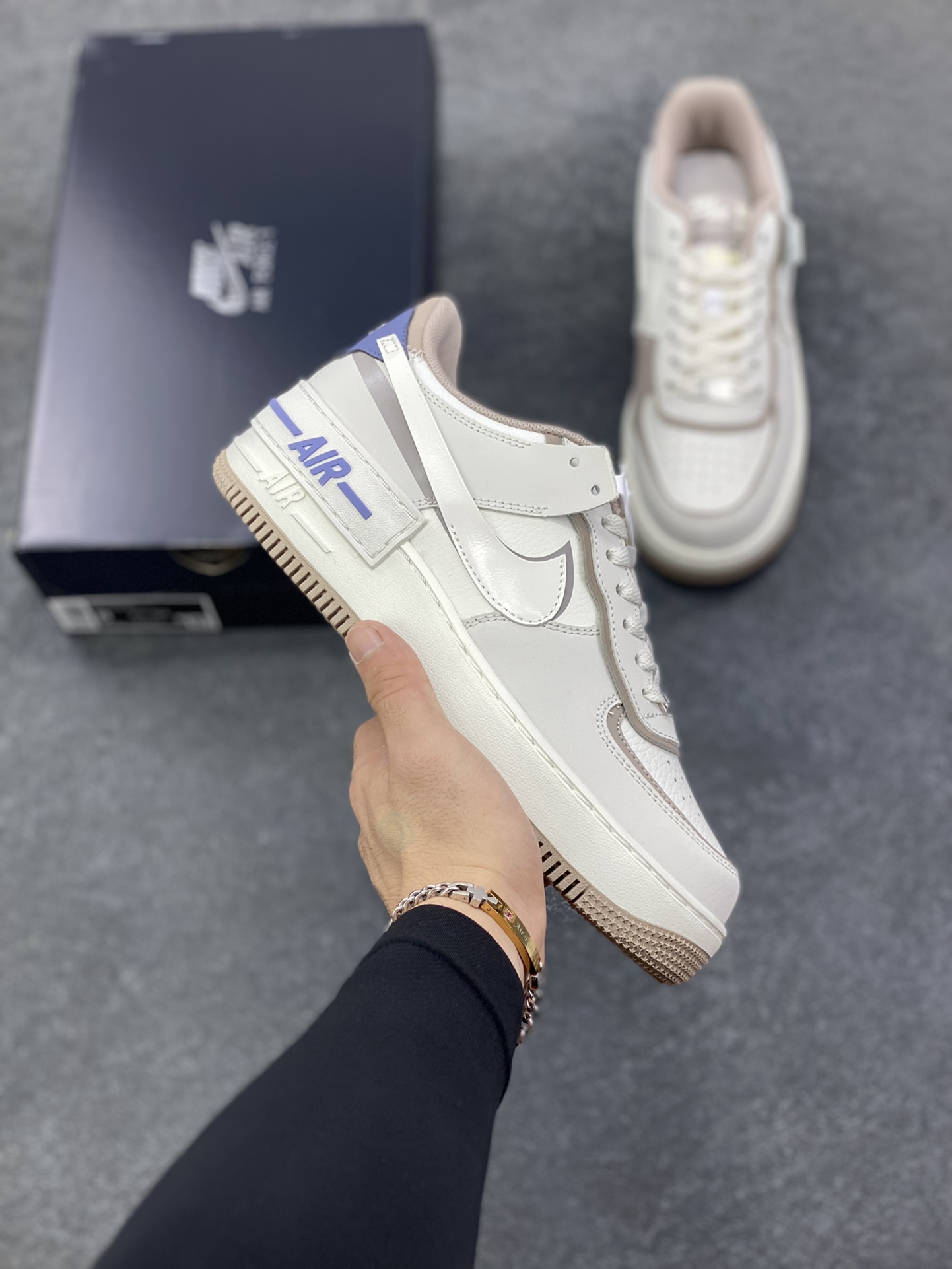NK Air Force 1 Shadow 轻量增高低帮百搭板鞋\”拼接马卡龙\” 全新少女系解构主义设计双层轻量EVA发泡中底+防滑RB橡胶外圈底鞋底 原楦头原纸板 打造纯正空军版型 专注外贸渠道 全掌内置蜂窝气垫 原盒配件 原厂中底钢印、拉帮完美 货号: CO7594-101 尺码:35.5 36 36.5 37.5 38 38.5 39 40 40.5 41 42-选品中心