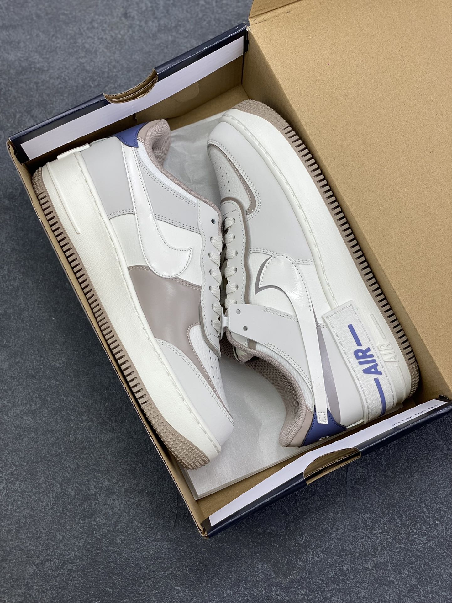 图片[9]-NK Air Force 1 Shadow 轻量增高低帮百搭板鞋\”拼接马卡龙\” 全新少女系解构主义设计双层轻量EVA发泡中底+防滑RB橡胶外圈底鞋底 原楦头原纸板 打造纯正空军版型 专注外贸渠道 全掌内置蜂窝气垫 原盒配件 原厂中底钢印、拉帮完美 货号： CO7594-101 尺码：35.5 36 36.5 37.5 38 38.5 39 40 40.5 41 42-选品中心