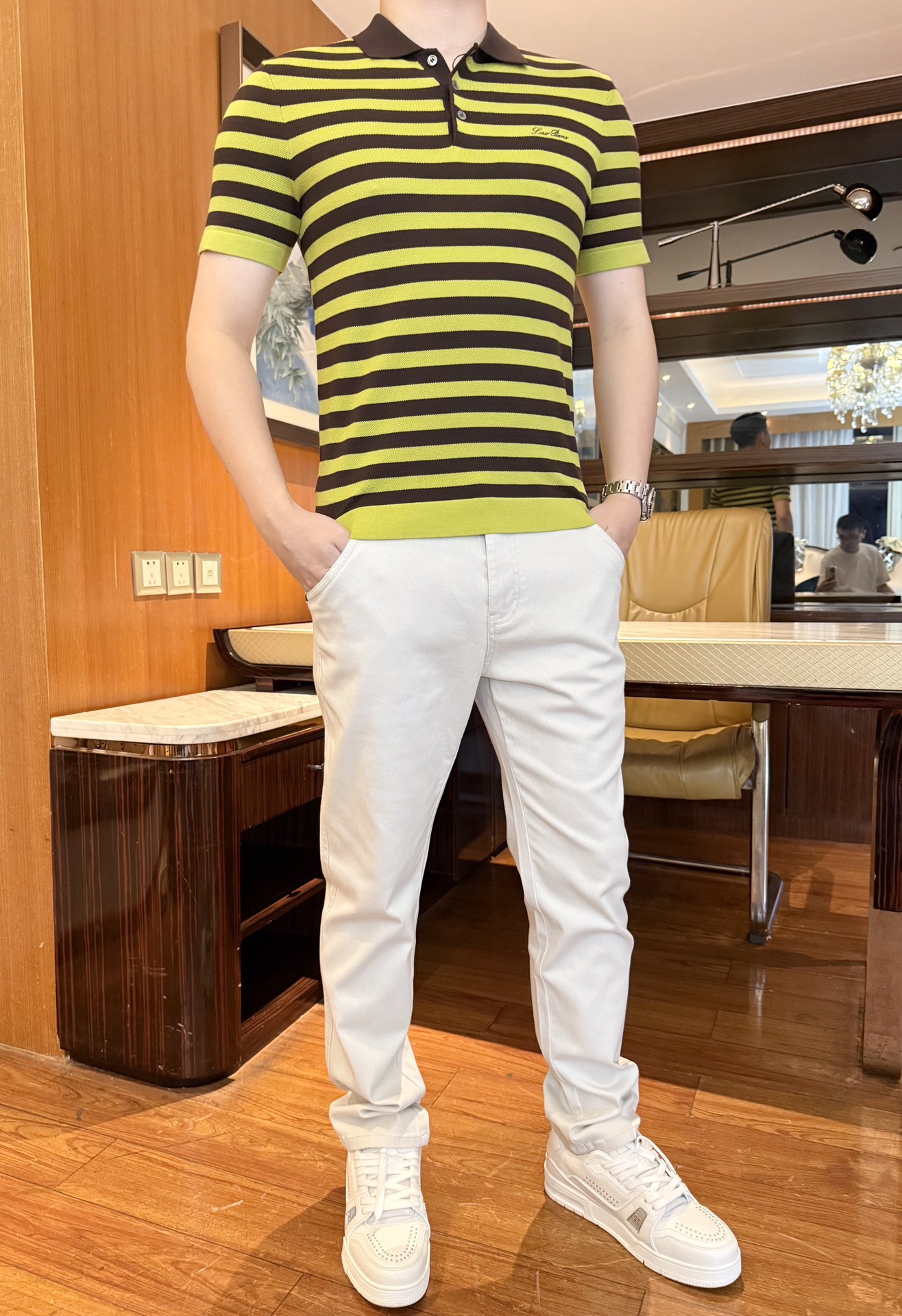 NO:567476,LP-2025, the latest hot model Polo is shipped from the counter. It is a hot-selling item in the London counter!  Selected Italian custom yarns are matched with the latest designs. The brand logo on the chest highlights the taste. Business and casual boutique. Size: 48-56 (model 180/140 wears 50, with Hong Kong Lane Crawford gift box packaging), loro piana, alexander wang19860909LP-2025专柜最新爆款Polo出货 伦敦专柜热销单品！精选意大利采用定制纱线搭配最新的设计,胸口的品牌标志彰显品味 商务休闲精品.尺码:48-56（模特180/140穿50,配香港连卡佛礼盒包装）,,loro piana,alexander wang,Men's clothing