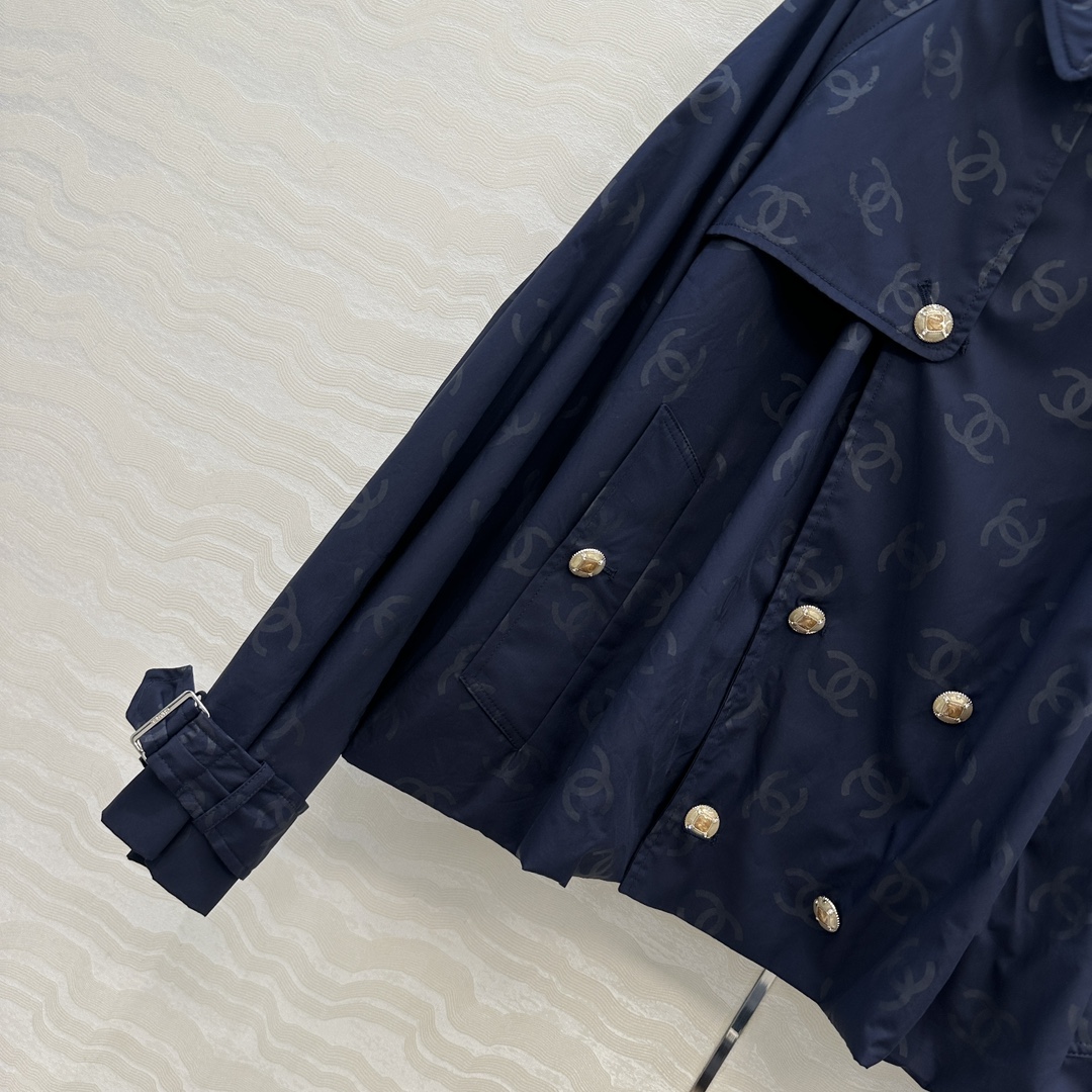 独家首发❤️高端原单品质Coco女孩25b新品，遇水则发❤️暗纹提花logo短风衣！若隐若现的低调奢华高