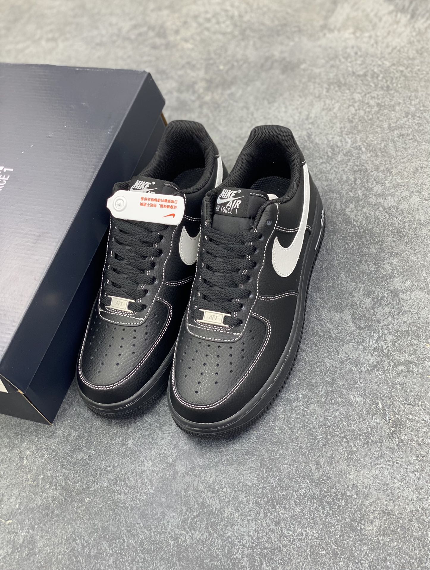 图片[8]-Nike Air Force 1 Low 黑白 原楦头原纸板 打造纯正空军版型 专注外贸渠道 全掌内置蜂窝气垫 原盒配件 原厂中底钢印、拉帮完美 货号：HQ2037-006 尺码：36 36.5 37.5 38 38.5 39 40 40.5 41 42 42.5 43 44 44.5 45-选品中心