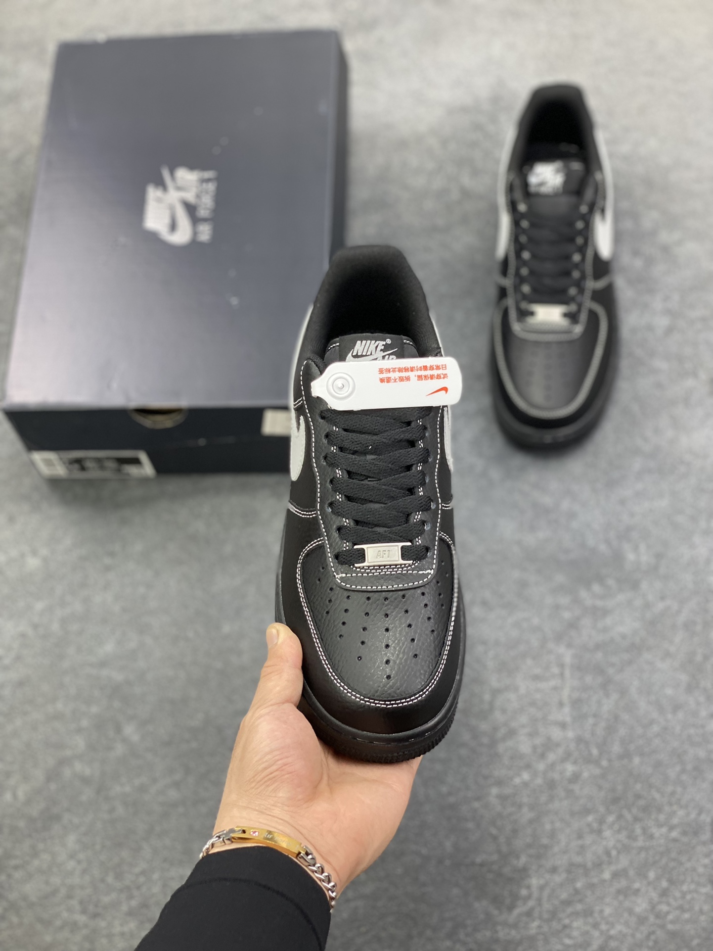 图片[2]-Nike Air Force 1 Low 黑白 原楦头原纸板 打造纯正空军版型 专注外贸渠道 全掌内置蜂窝气垫 原盒配件 原厂中底钢印、拉帮完美 货号：HQ2037-006 尺码：36 36.5 37.5 38 38.5 39 40 40.5 41 42 42.5 43 44 44.5 45-选品中心