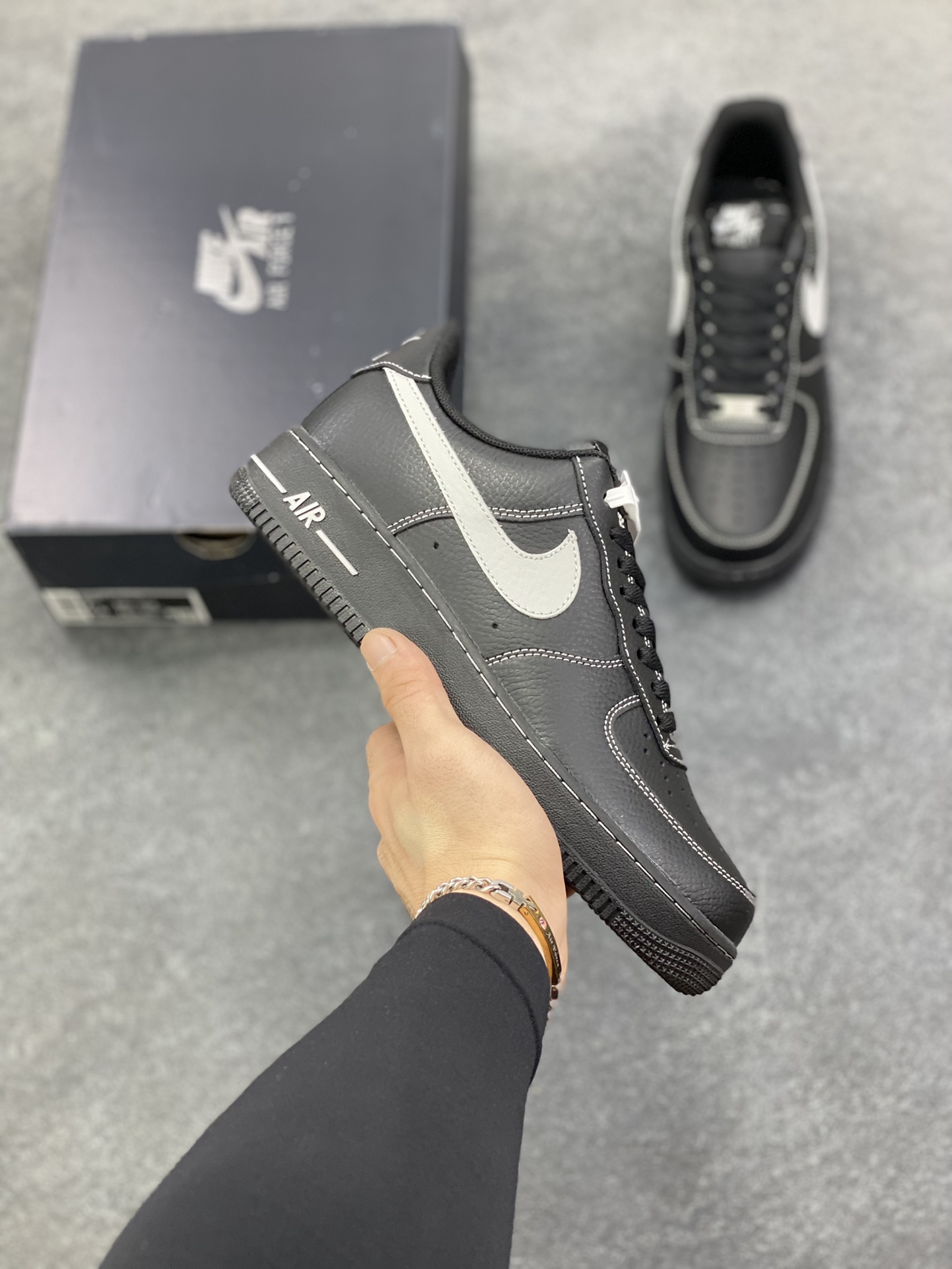 Nike Air Force 1 Low 黑白 原楦头原纸板 打造纯正空军版型 专注外贸渠道 全掌内置蜂窝气垫 原盒配件 原厂中底钢印、拉帮完美 货号：HQ2037-006 尺码：36 36.5 37.5 38 38.5 39 40 40.5 41 42 42.5 43 44 44.5 45-选品中心