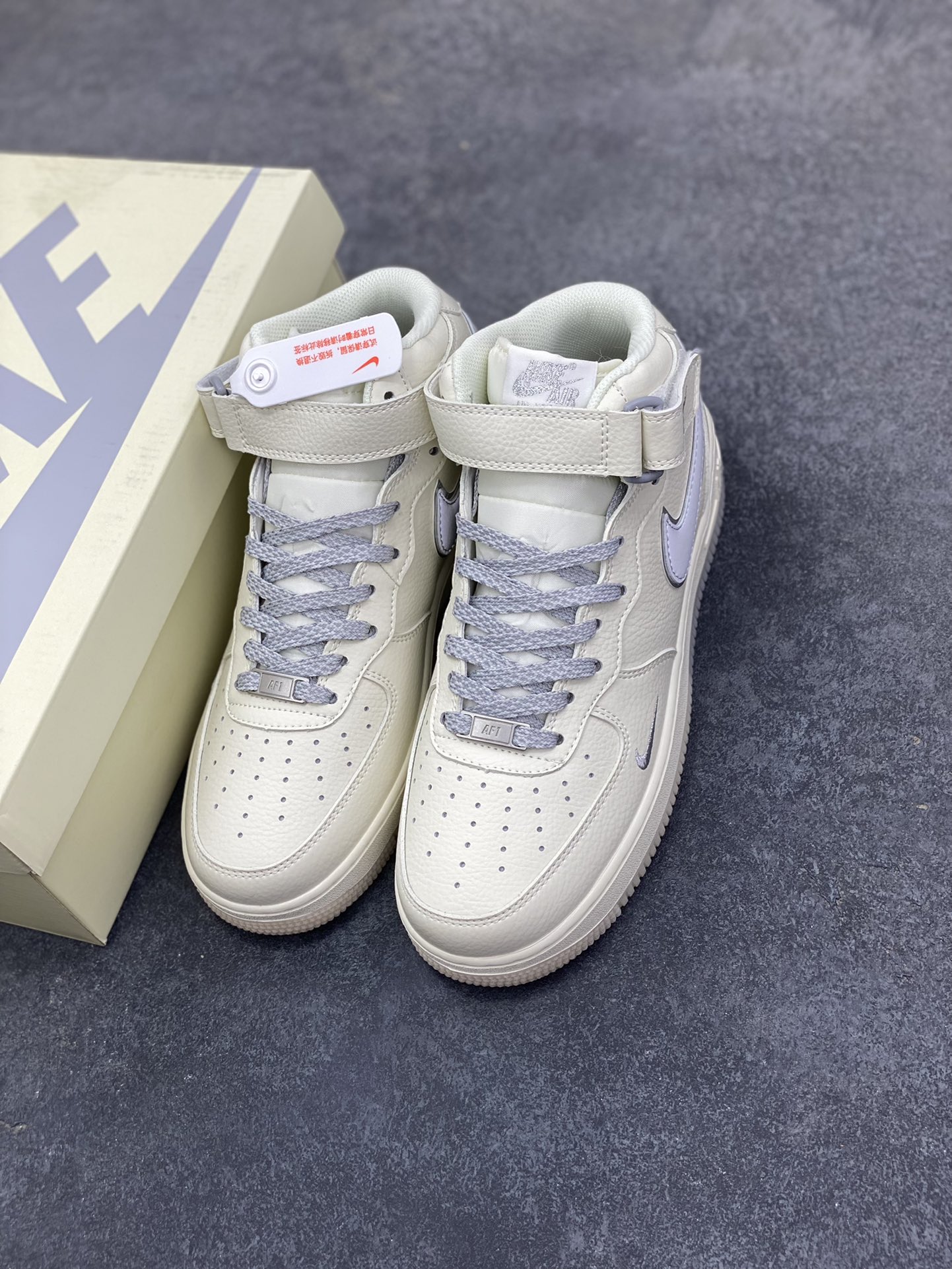 图片[8]-Nike Air Force 1 MID 米灰双色底 满天星空军一号中帮休闲板鞋 3M反光 水晶大底 定制鞋盒 原楦头原纸板 纯正空军版型 内置全掌气垫 货号：XL0236-232 尺码：36 36.5 37.5 38 38.5 39 40 40.5 41 42 42.5 43 44 44.5 45-选品中心