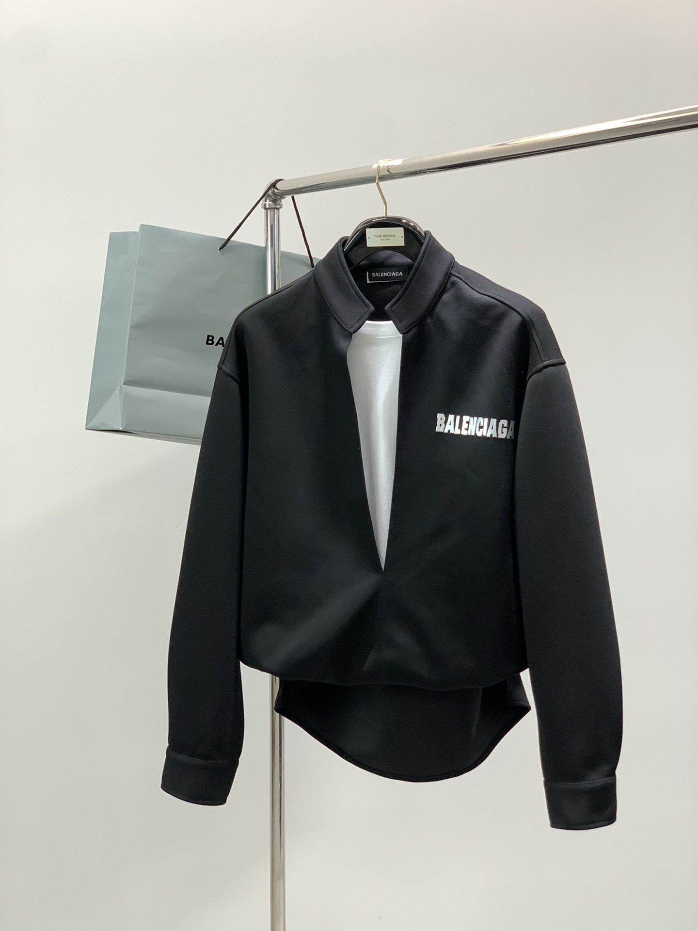 NO:567339,Clothes, pants, Balenciaga, the latest autumn styles, available at counters simultaneously, original goods, popular fashion casual suits, imported original fabrics, unique design, top-notch printing technology letter pattern decorative logo, simple and fashionable, handsome upper body, complete three labels, 2 colors recommended, size S-Xl,, balenciaga, balenciaga, alexander wang19860909衣服,裤子,Balenciaga 巴黎世家,秋季最新款,专柜同步有售,原单狠货,爆款时尚休闲套装,进口原版面料,独特设计,顶级印花工艺字母图案装饰logo,简约时尚 ,上身帅气,三标齐全,2色推荐,码数S-Xl,,balenciaga,balenciaga,alexander wang,Men's clothing