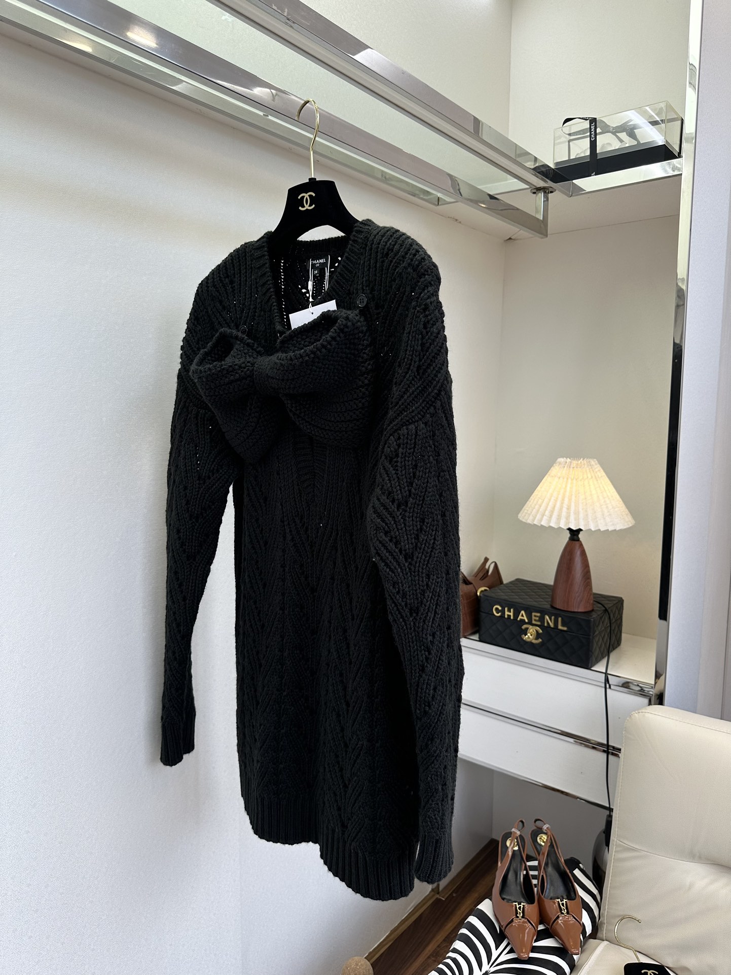 25 F 香香 大蝴蝶结装饰镂空羊毛针织裙 秀场款可可爱爱的大蝴蝶结太软萌了 蝴蝶结是可拆卸的哦² ●S