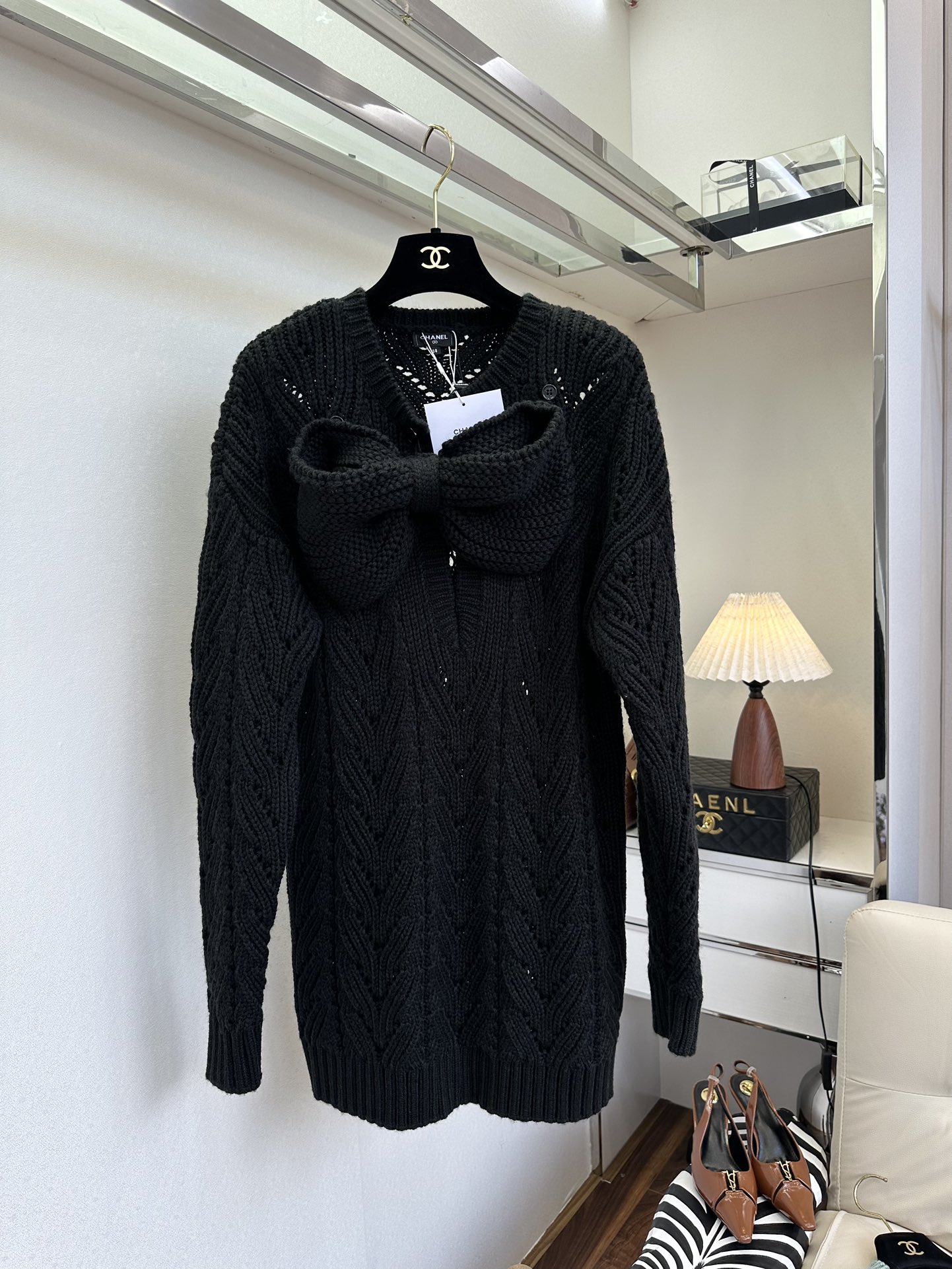 25 F 香香 大蝴蝶结装饰镂空羊毛针织裙 秀场款可可爱爱的大蝴蝶结太软萌了 蝴蝶结是可拆卸的哦² ●S