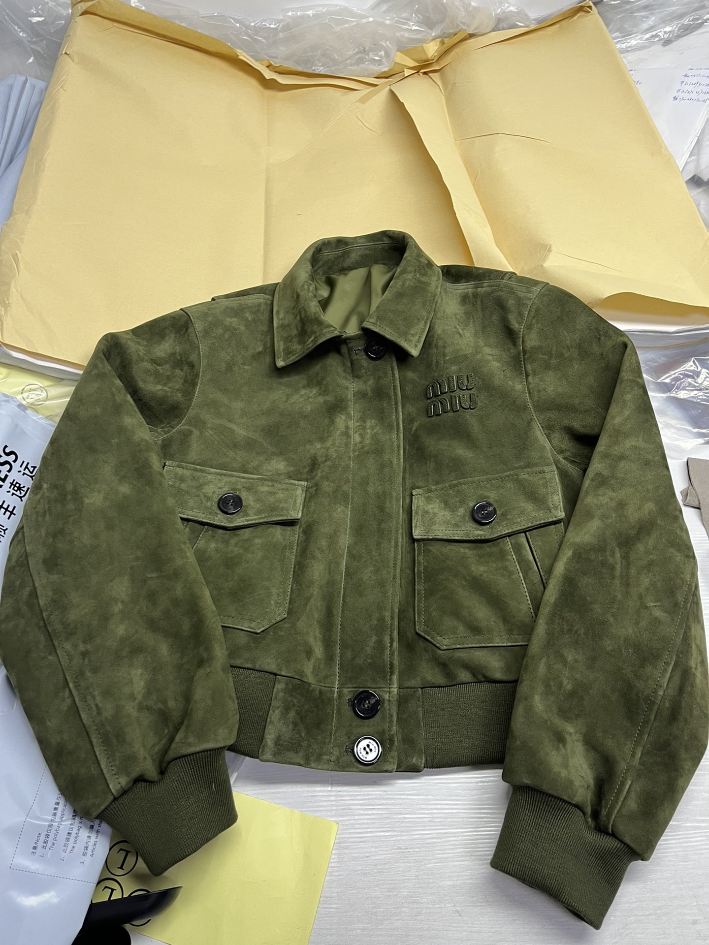 NO:785859,miumiu short style also comes in brown color, miumiu-clothing, miumiu,19860909miumiu短款还有个咖色,缪缪-服装,miumiu,,Women's clothing