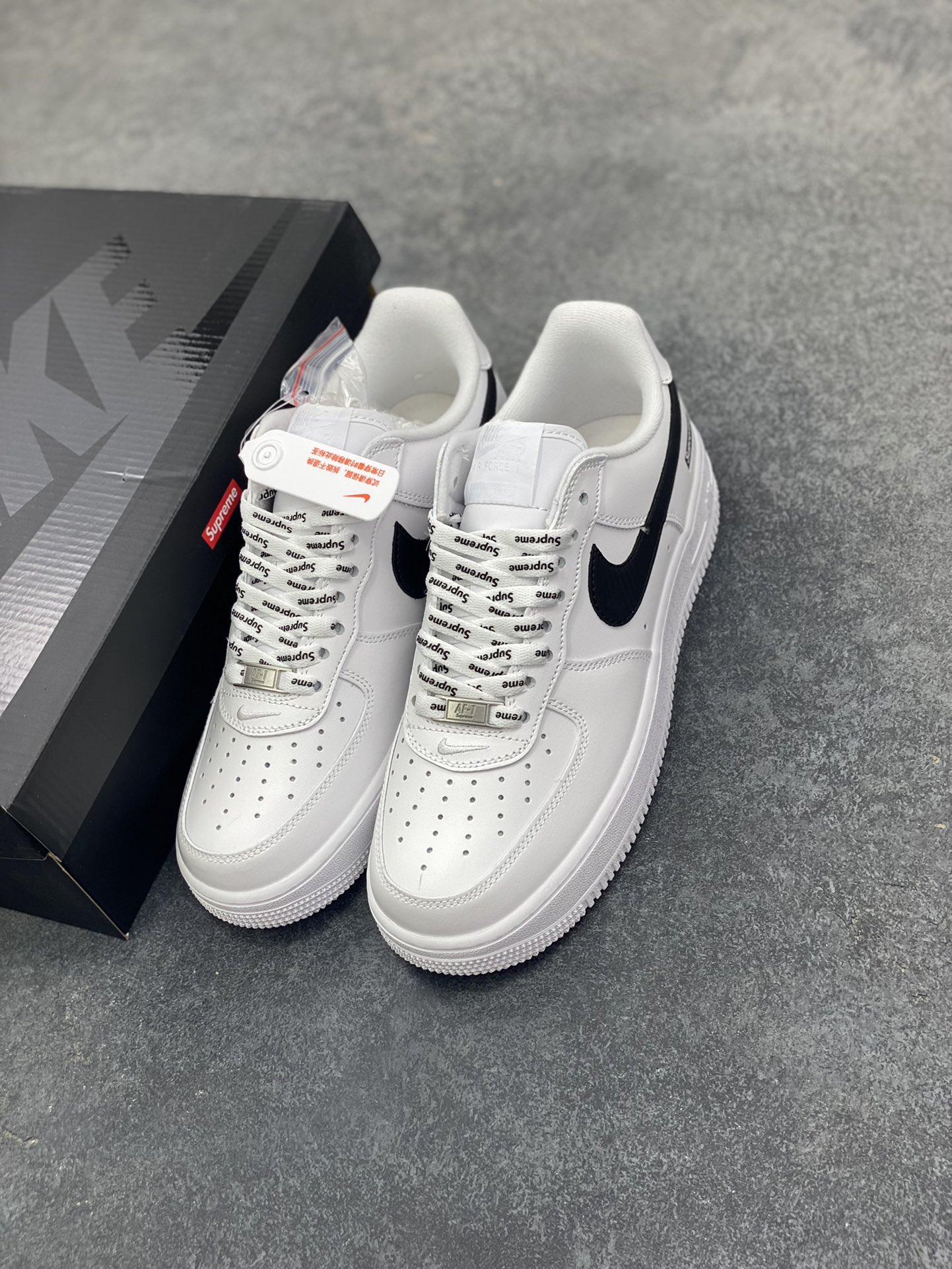 图片[8]-Nike Air Force 1 Low Supreme联名 空军一号低帮运动休闲板鞋 原楦头原纸板 打造纯正空军版型 专注外贸渠道 全掌内置蜂窝气垫 原盒配件 原厂中底钢印、拉帮完美 货号：CU9225-102 尺码：36 36.5 37.5 38 38.5 39 40 40.5 41 42 42.5 43 44 44.5 45-选品中心