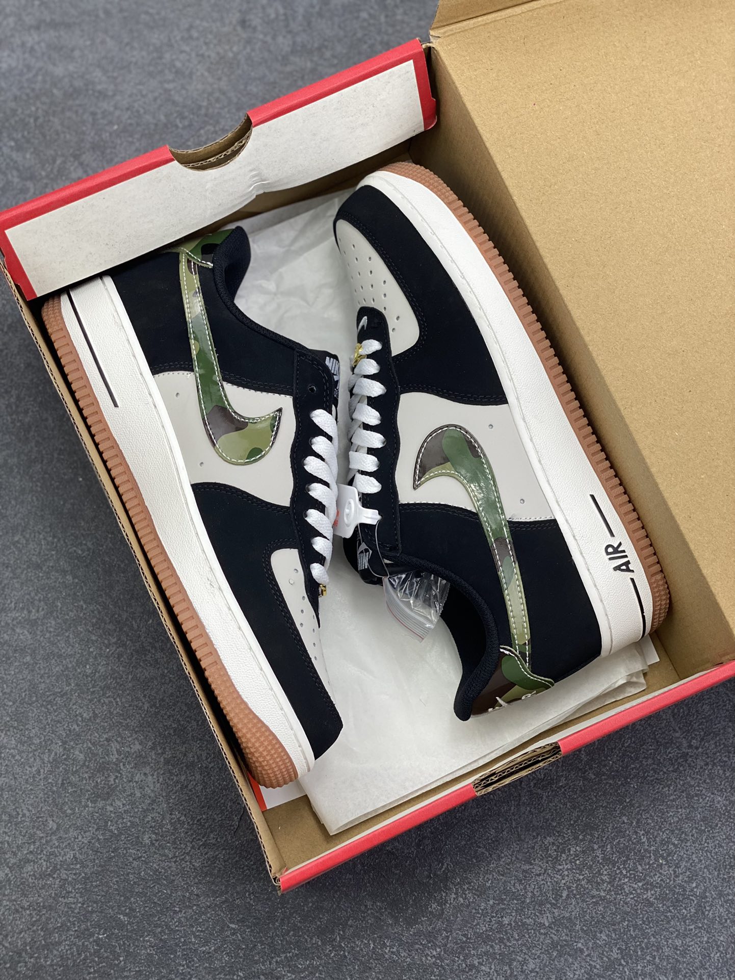 图片[9]-Air Force 1 Low 迷彩 原楦头原纸板 打造纯正空军版型 #专注外贸渠道 全掌内置蜂窝气垫 #原盒配件 原厂中底钢印、拉帮完美 货号：HQ1967-200 尺码：36 36.5 37.5 38 38.5 39 40 40.5 41 42 42.5 43 44 44.5 45 46-选品中心