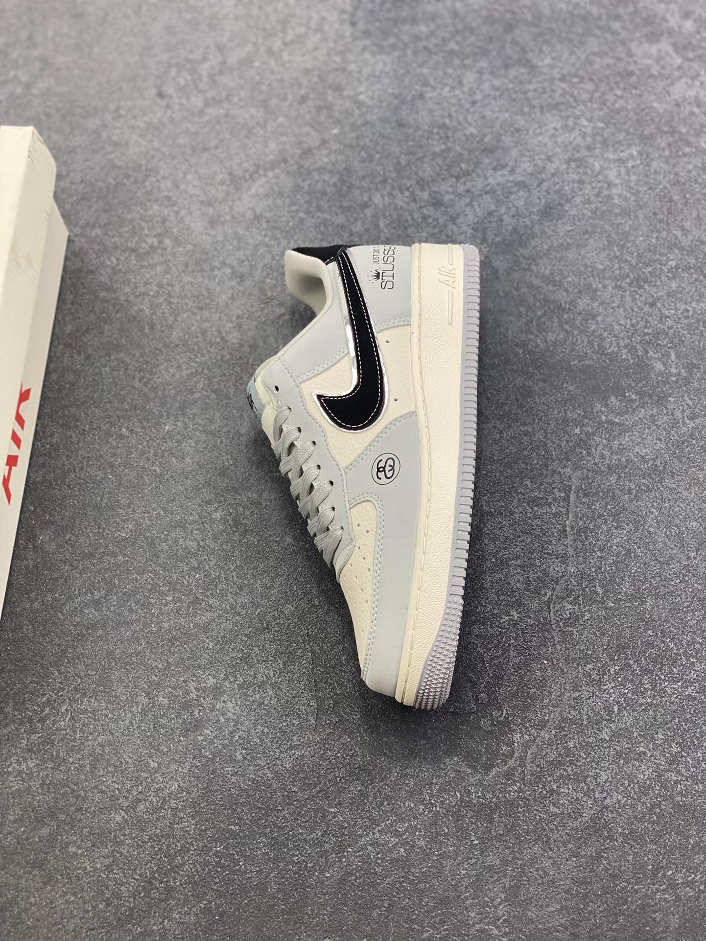 图片[7]-Nike Air Force 1 \’07 Low “斯图西联名——米灰黑”空军一号 高端定制 低帮 运动鞋 休闲鞋 折边针车 工艺难度大 原楦头原纸板 原装鞋盒 定制五金配件 内置全掌气垫 原厂鞋底 货号：DK0188-085 尺码：36 36.5 37.5 38 38.5 39 40 40.5 41 42 42.5 43 44 44.5 45-选品中心