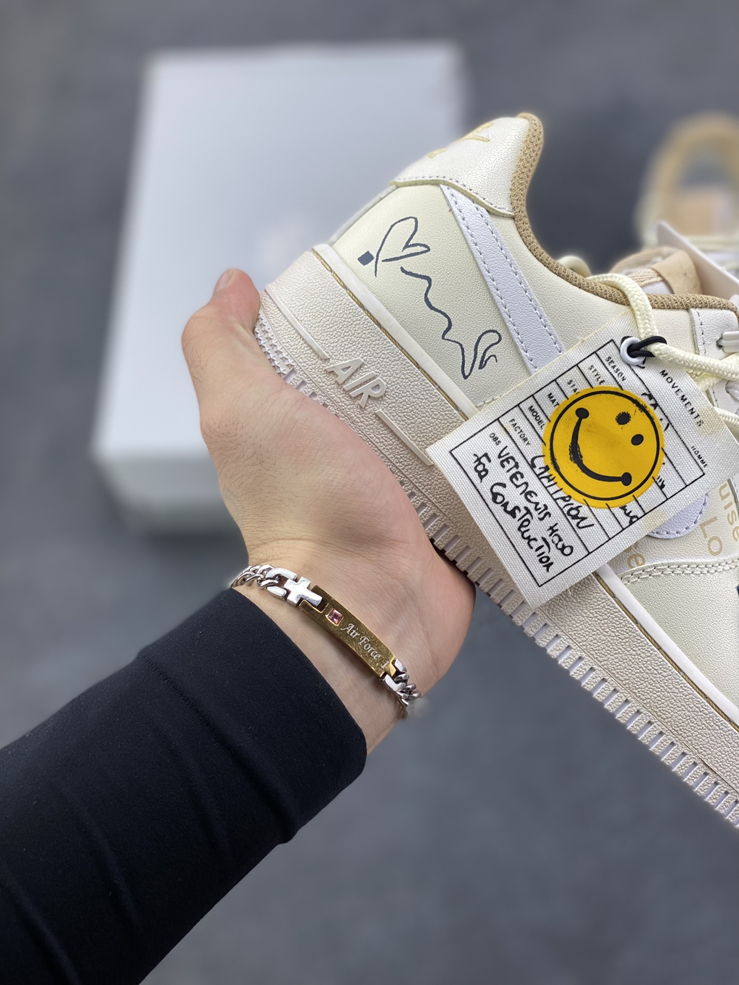 图片[6]-福利特价 Nike Air Force 1 \’07 Low 原楦头原纸板 打造纯正空军版型 #专注外贸渠道 全掌内置蜂窝气垫 #原盒配件 原厂中底钢印、拉帮完美 官方同步上架 货号：CW2288-111 尺码：36 36.5 37.5 38 38.5 39 40 40.5 41 42 42.5 43 44 44.5 45-选品中心