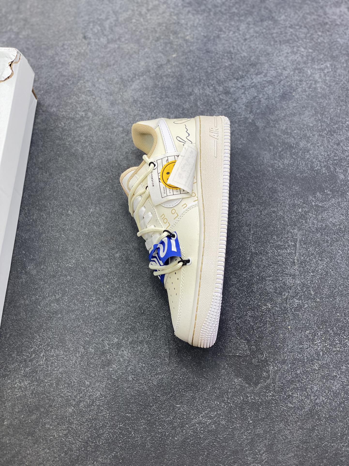 图片[7]-福利特价 Nike Air Force 1 \’07 Low 原楦头原纸板 打造纯正空军版型 #专注外贸渠道 全掌内置蜂窝气垫 #原盒配件 原厂中底钢印、拉帮完美 官方同步上架 货号：CW2288-111 尺码：36 36.5 37.5 38 38.5 39 40 40.5 41 42 42.5 43 44 44.5 45-选品中心