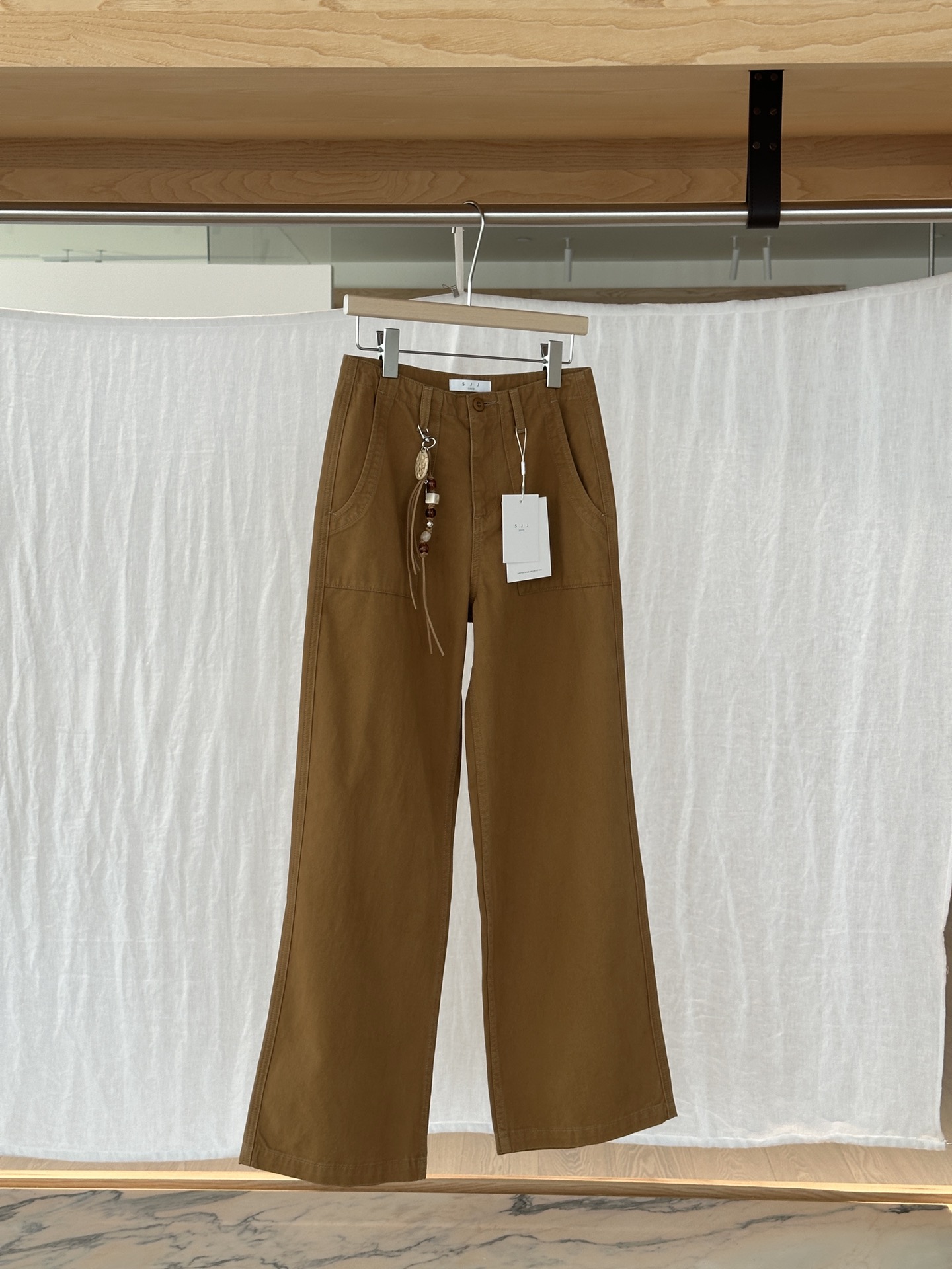 NO:561909,The brown coffee color is so beautiful. It is very fashionable to match in autumn and winter.,alexander wang19860909棕咖色好美 秋冬搭配很时髦,,alexander wang,Women's clothing