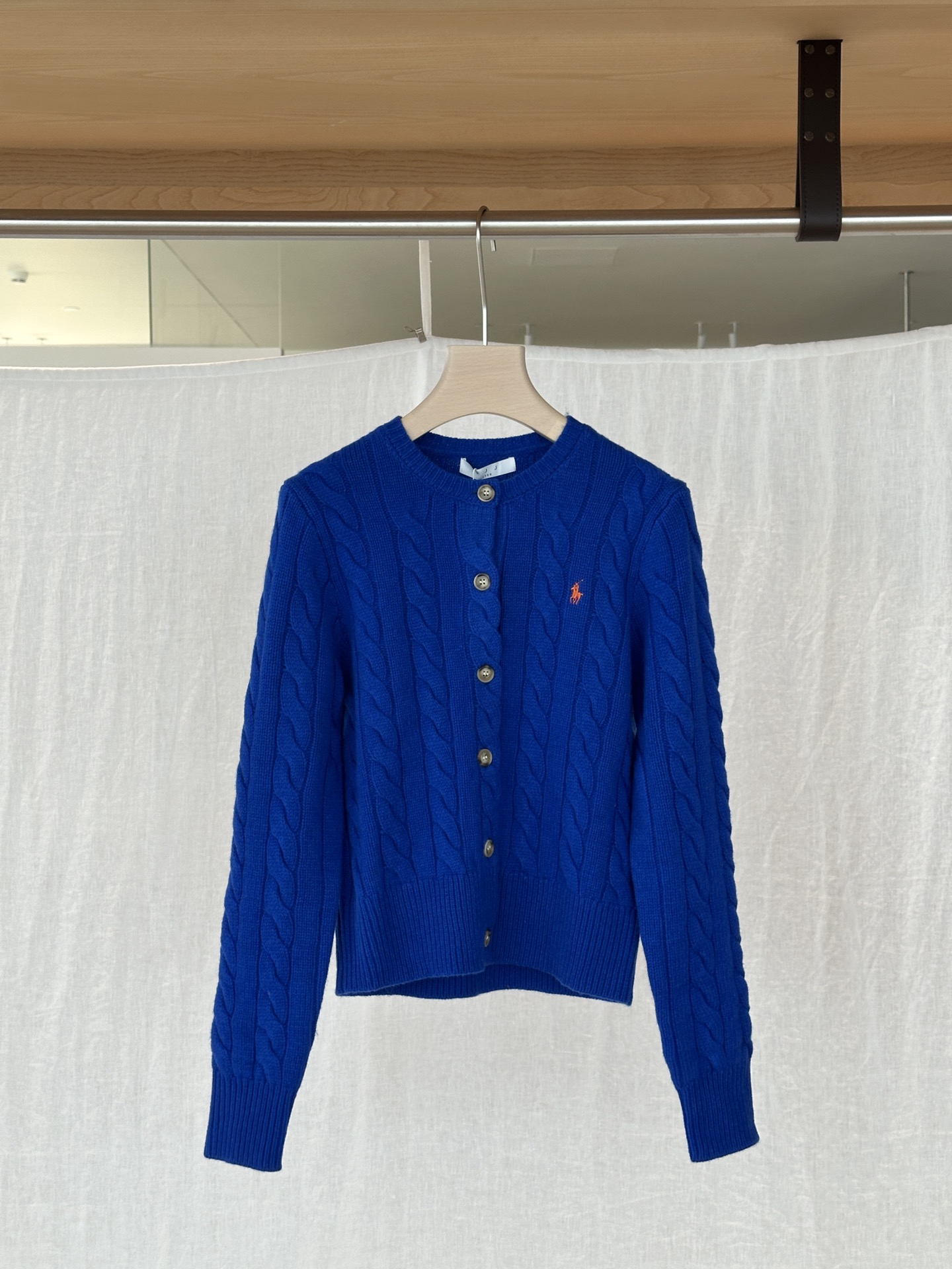 NO:561915,YS | NEW ARRIVALS! Thick-knit wool cardigan!  !  The material used is very rich, very thick, very high density, soft and stylish. It is woven by imported machines and is very good. PSML,,alexander wang19860909YS ｜ NEW ARRIVALS! 粗针羊毛开衫！！ 用料非常足 很厚实 特别高密度且松软有型 进口机器织出来的 非常到位 PSML,,alexander wang,Women's clothing