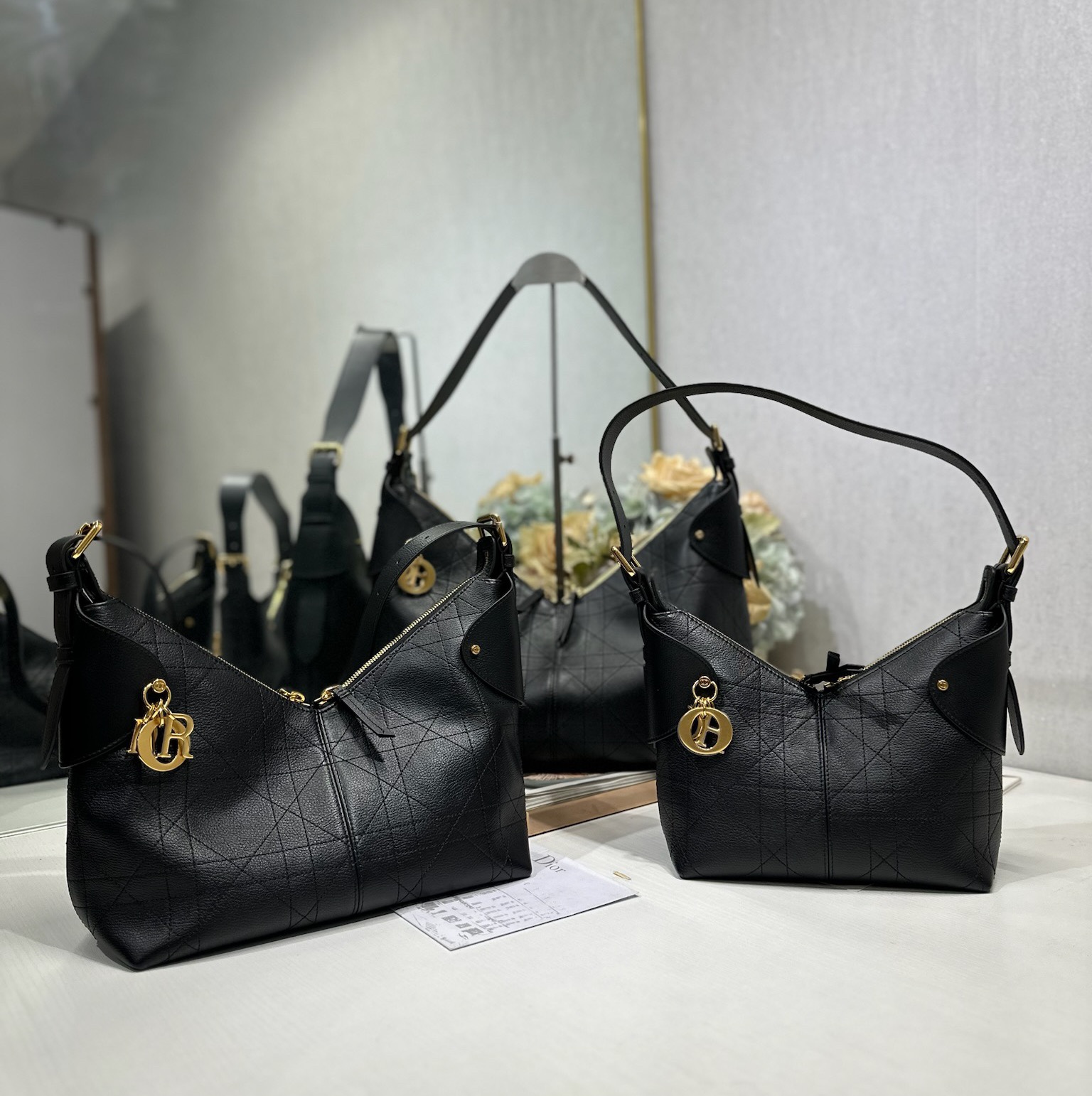 NO:558219,Dior Voyage Handbag #Goat Pattern Black Small/Medium/Large Comparison Chart Model 2846//2844, Dior, dior, dior19860909Dior Voyage 手袋#山羊纹黑色 小/中/大 对比图 型号2846//2844,迪奥,dior,dior,Bag