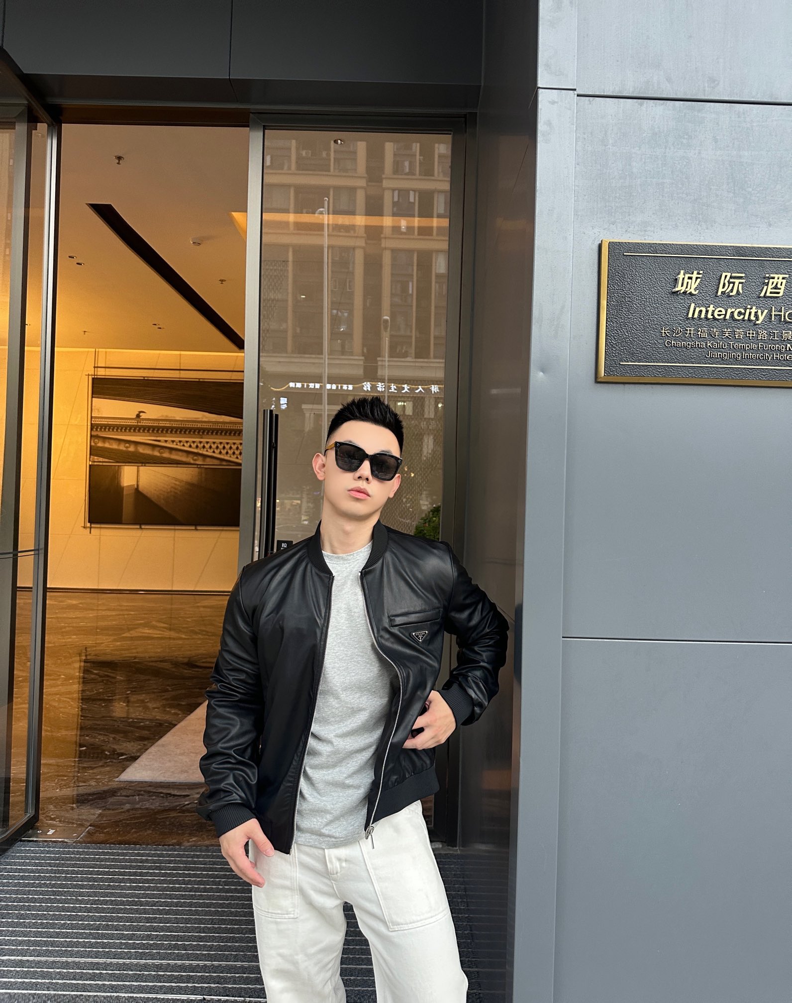 NO:569902,【Model Picture】,,alexander wang19860909【 模特图】,,alexander wang,Men's clothing