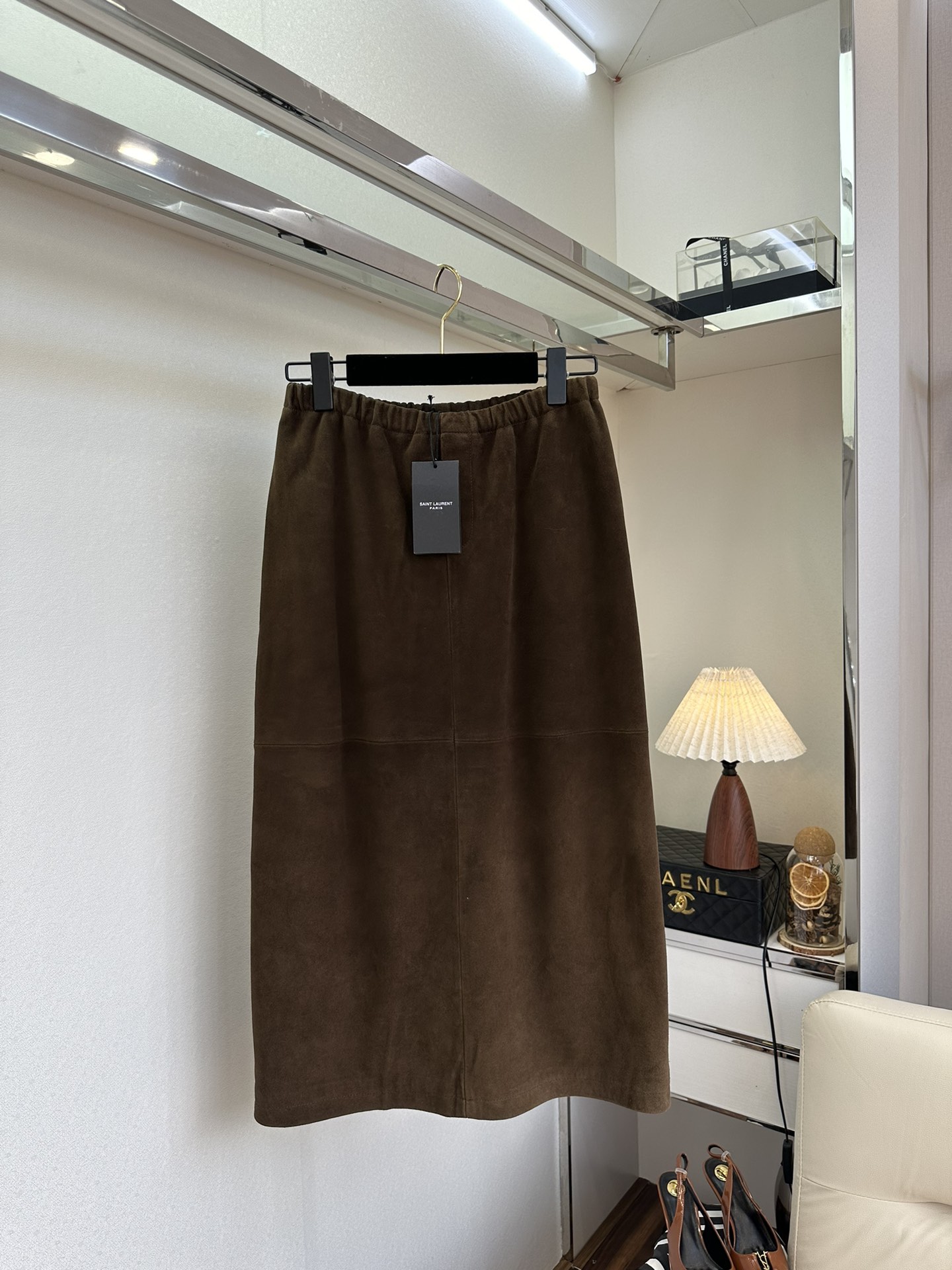Elegant Brown Suede Midi Skirt - Timeless Style & Comfort 2 i1760057187 5335 0