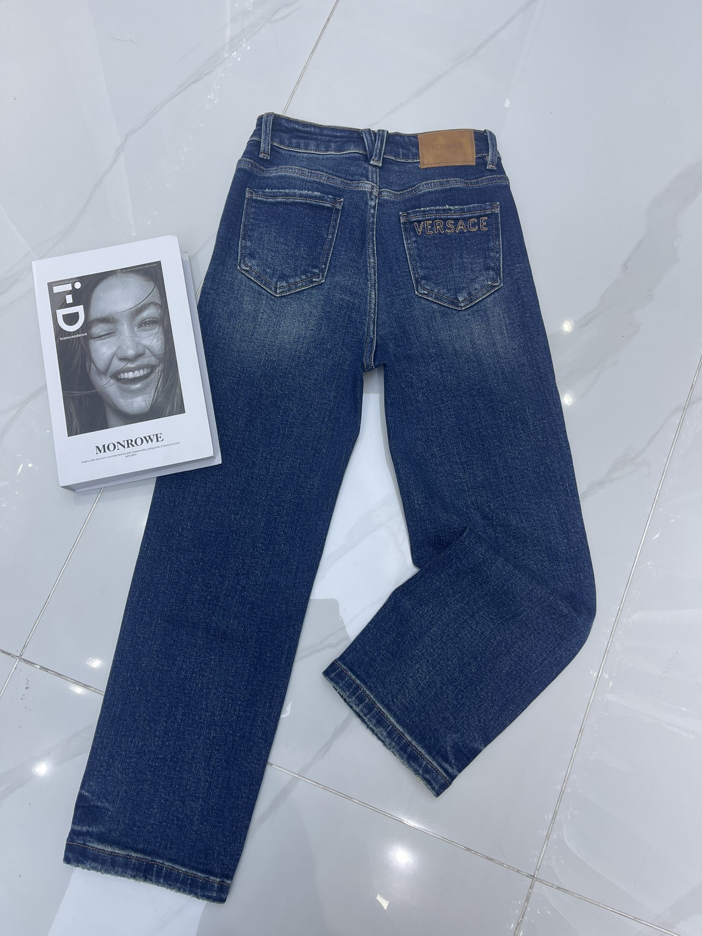 Versace Embroidered Slim-Fit Jeans: Comfortable Stretch Denim, Stylish Logo Detail 6 i1760067264 2385 6