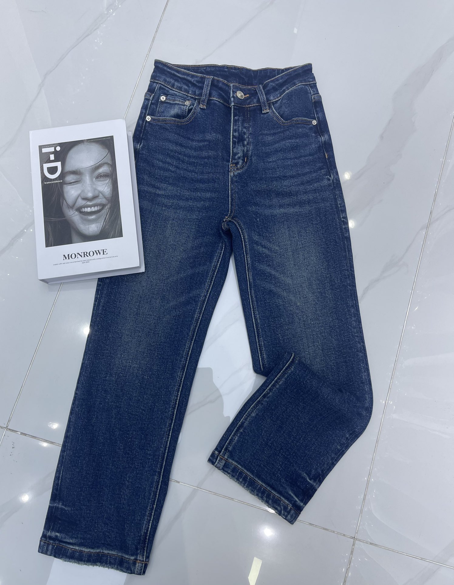 Versace Embroidered Slim-Fit Jeans: Comfortable Stretch Denim, Stylish Logo Detail 7 i1760067264 6043 4